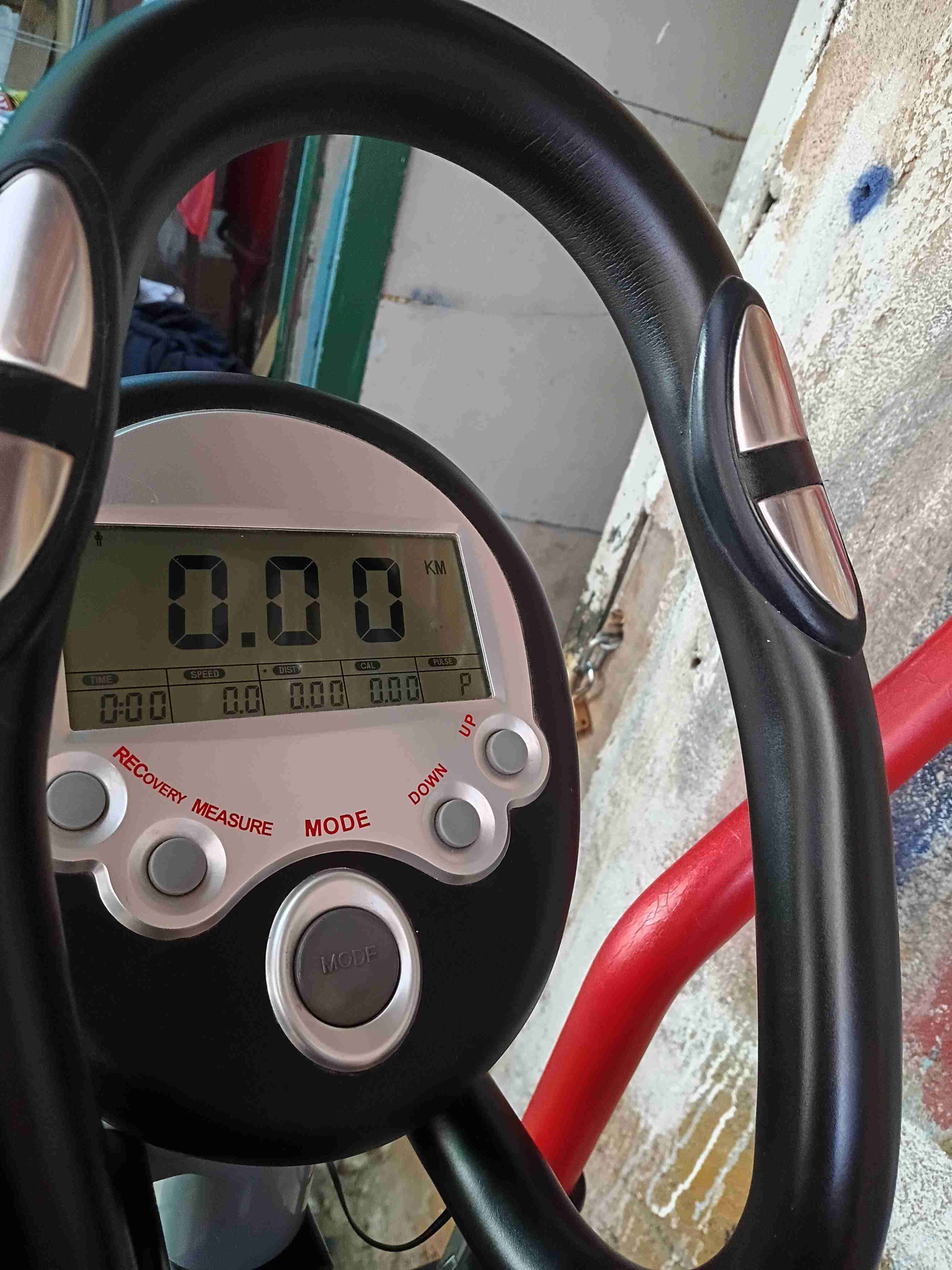 Bicicleta elíptica en buen estado - miniatura 4