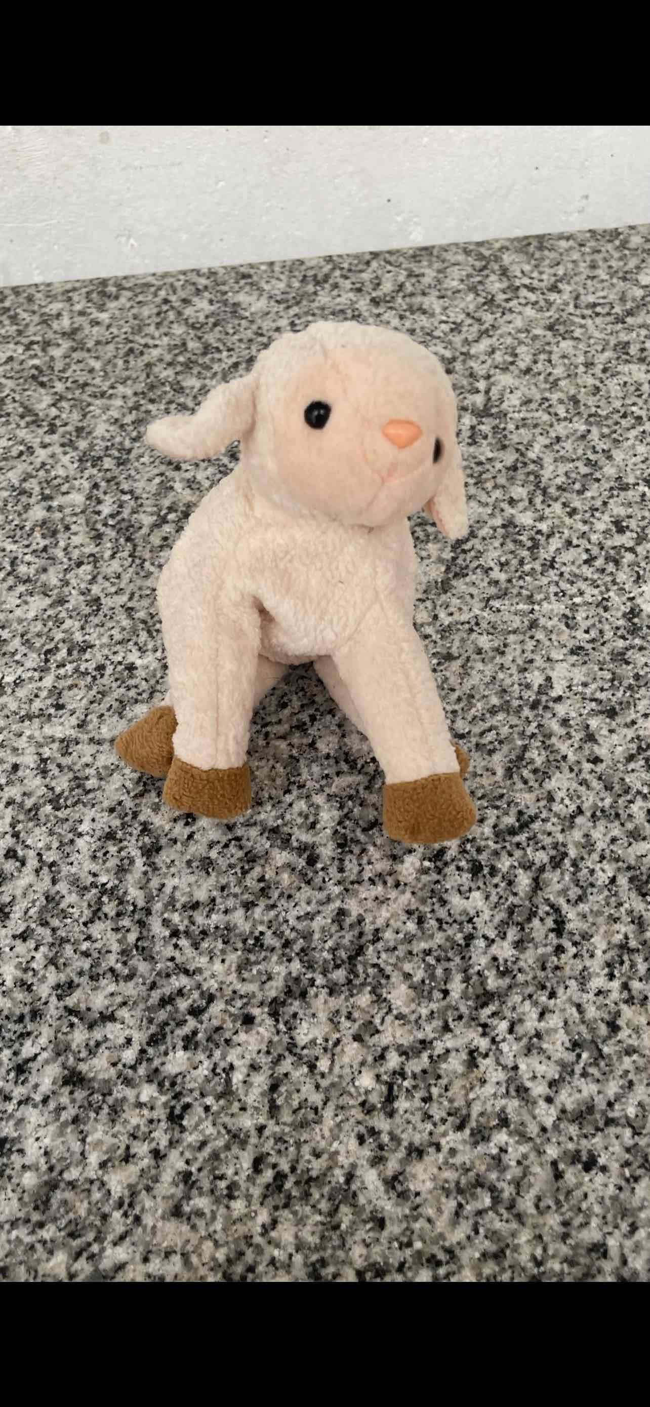 Peluchito de oveja beige