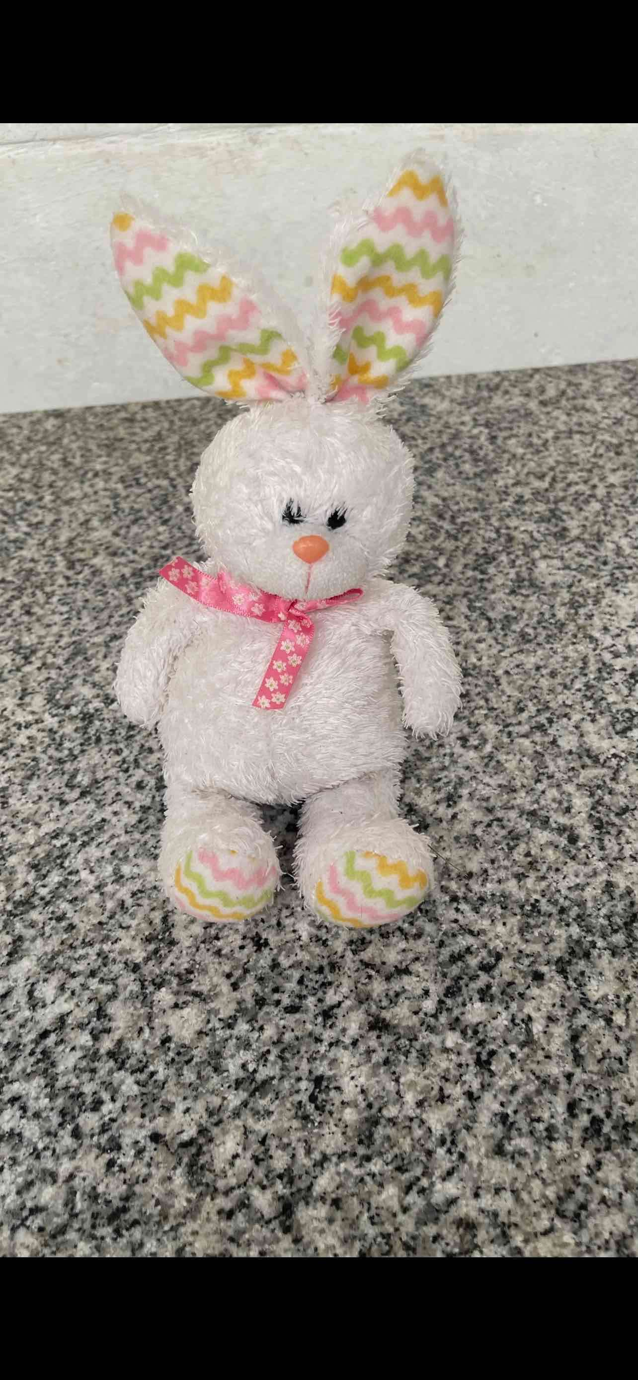 Conejo de peluche pequeño