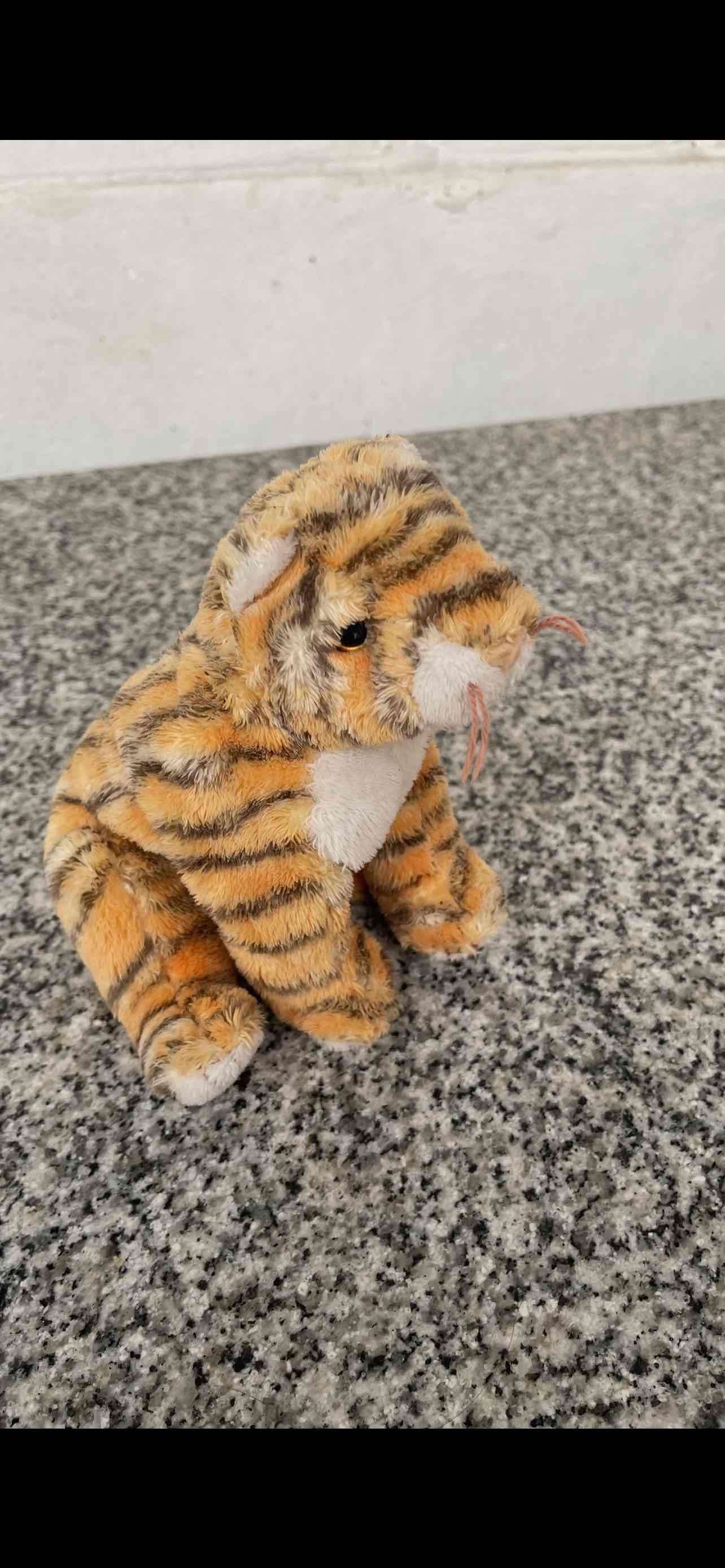 Peluche de tigre pequeño