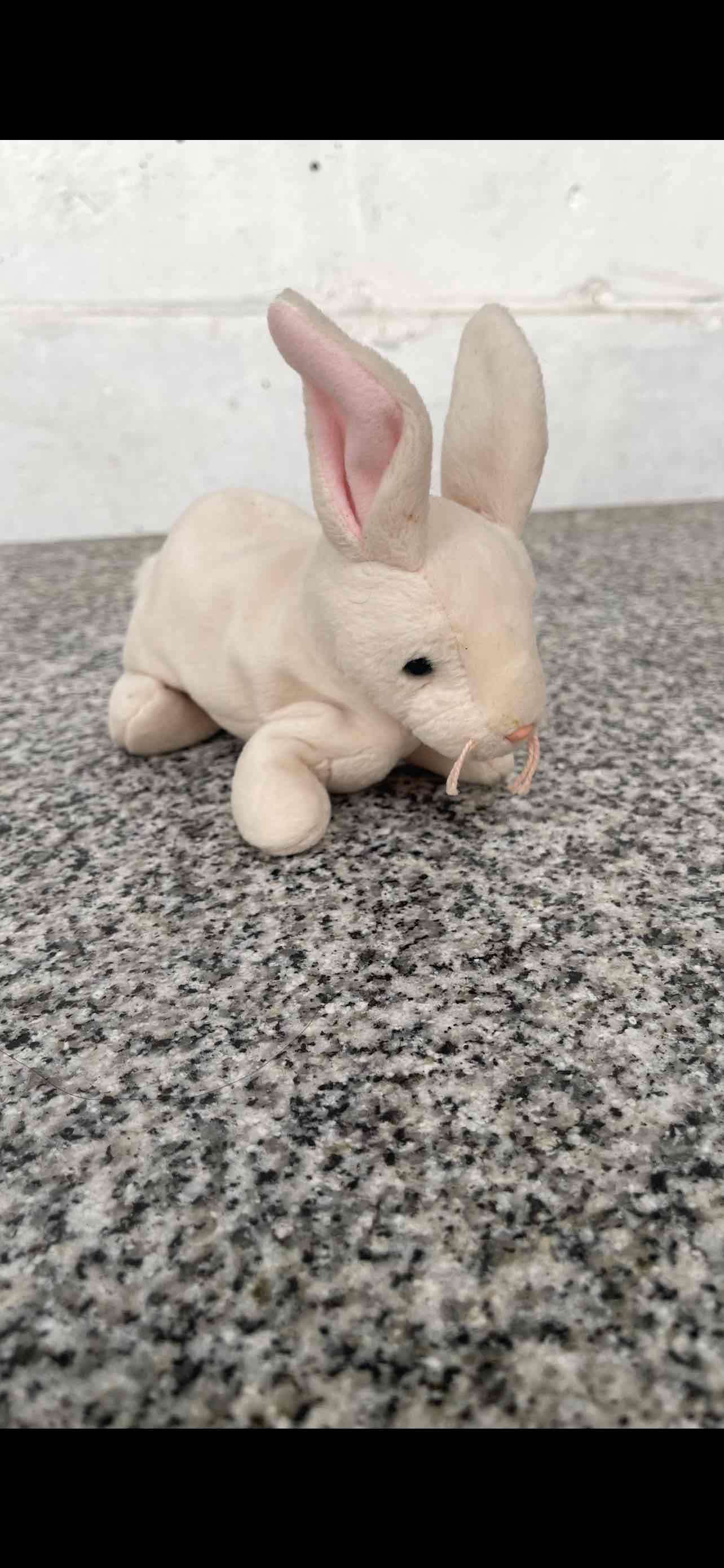 Conejito de peluche beige - miniatura 2