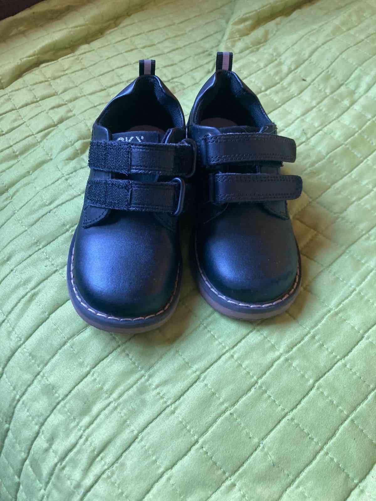Zapatos negros con velcro - miniatura 2
