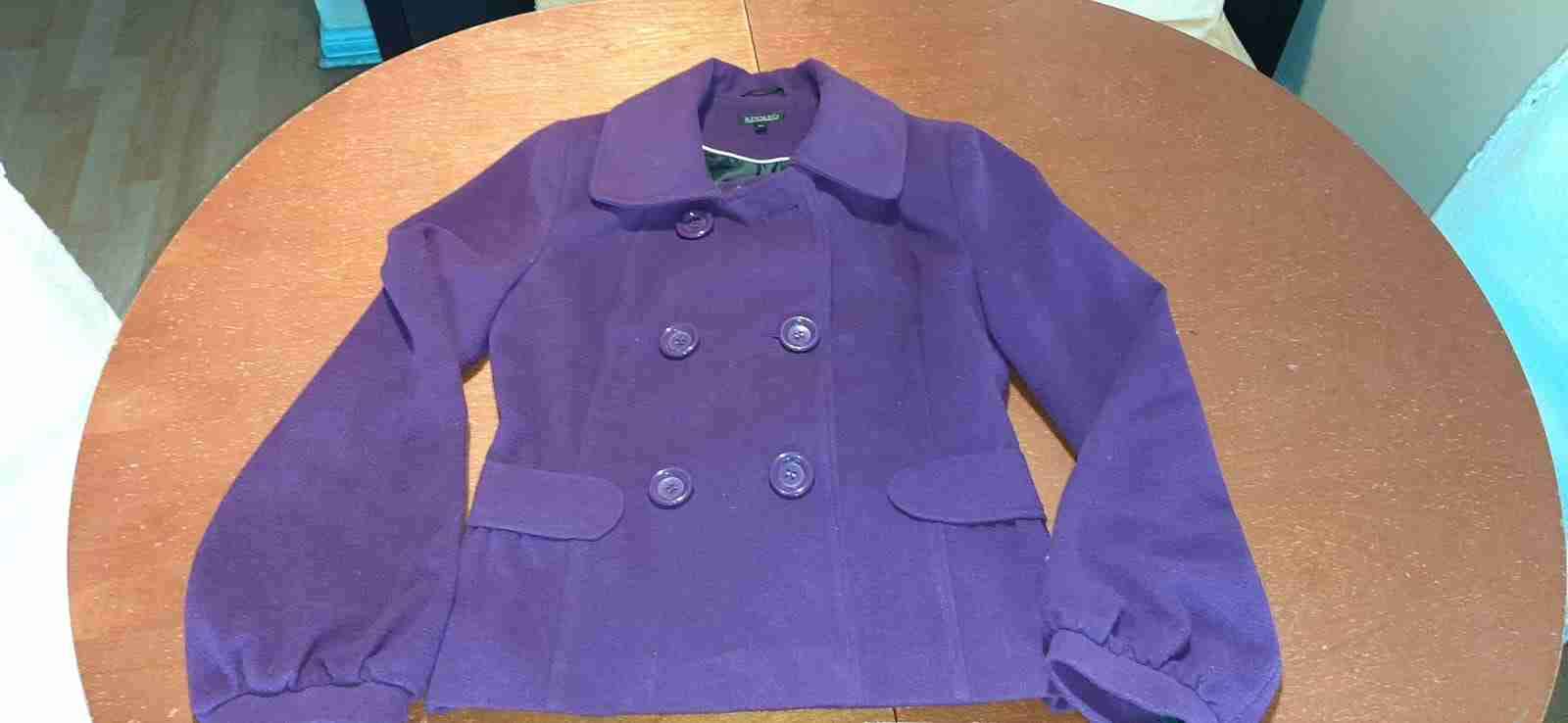 Chaqueta morada elegante