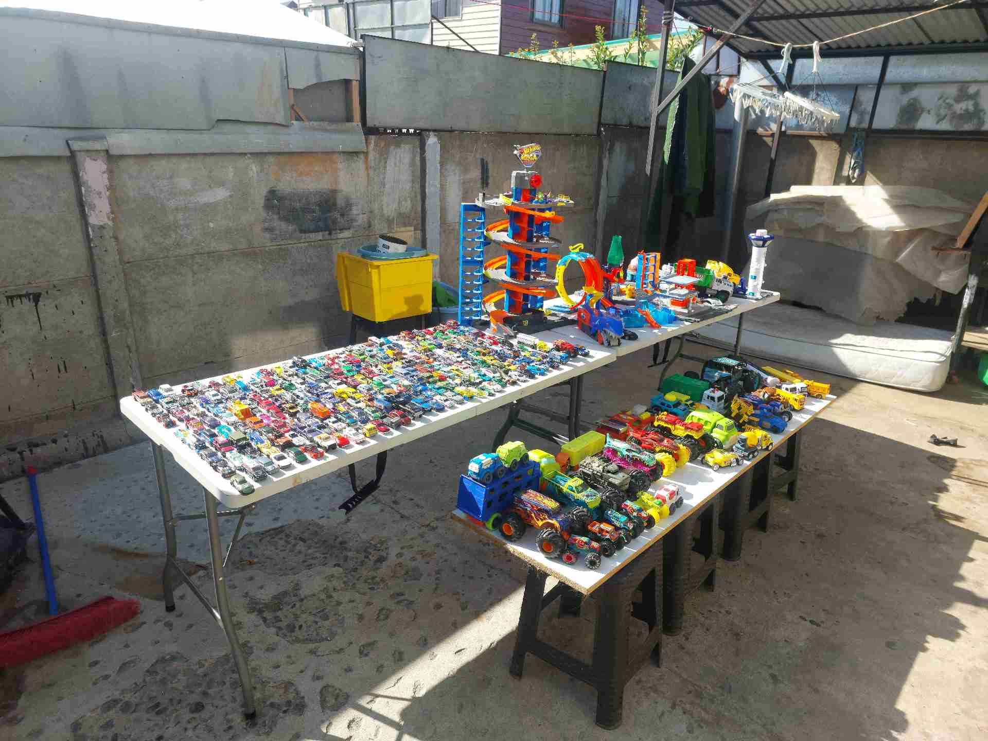 Autitos, pistas, monster truck hotweels... - miniatura 2