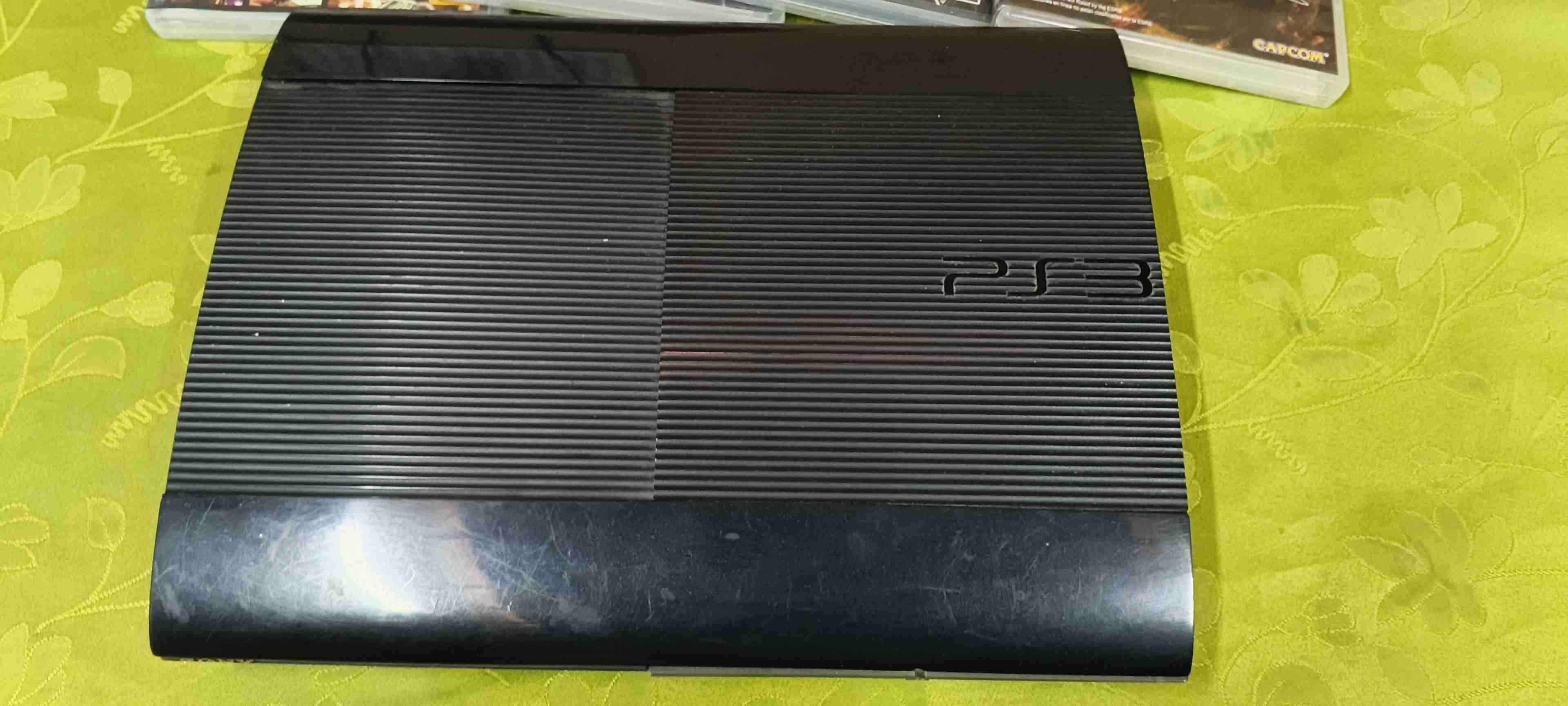 Consola PS3 con cuatro juegos - miniatura 3