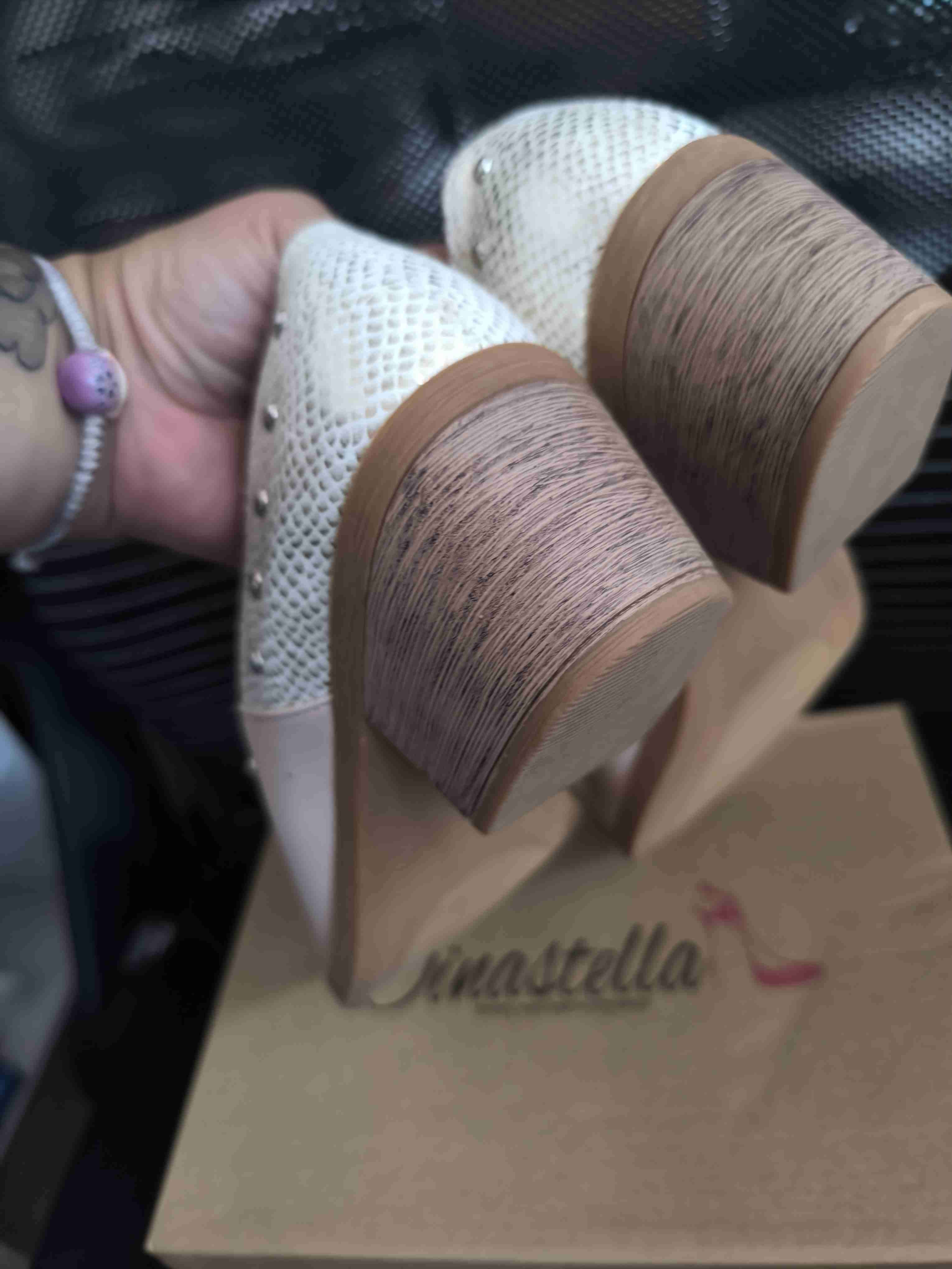 Botines rosados con tachas - miniatura 3