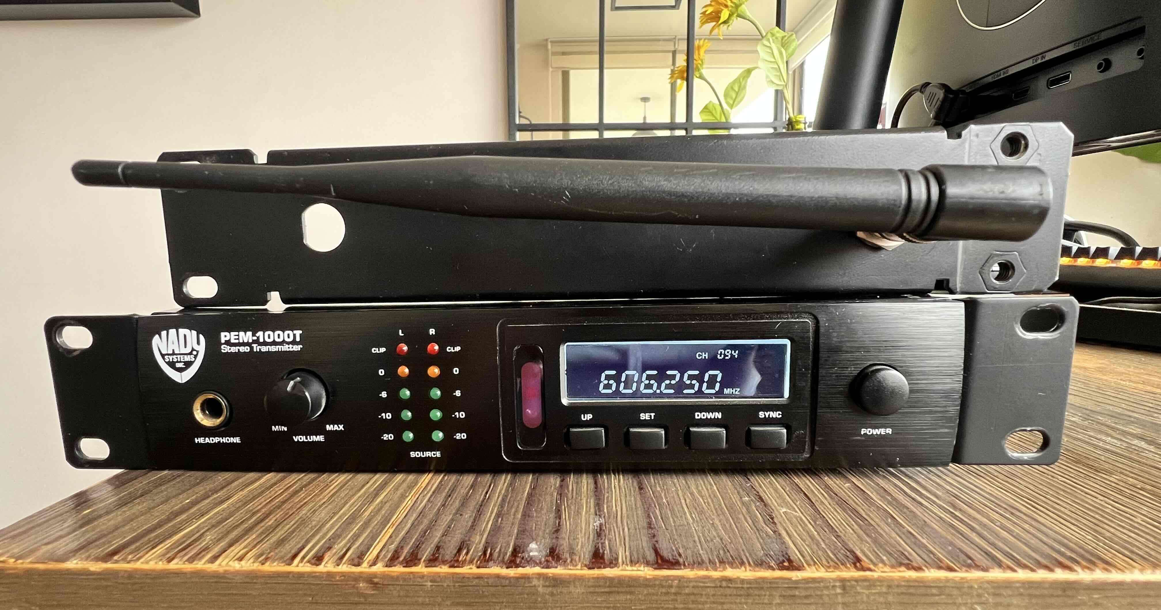 Sistema de monitoreo estéreo NADY PEM-1000T - miniatura 2