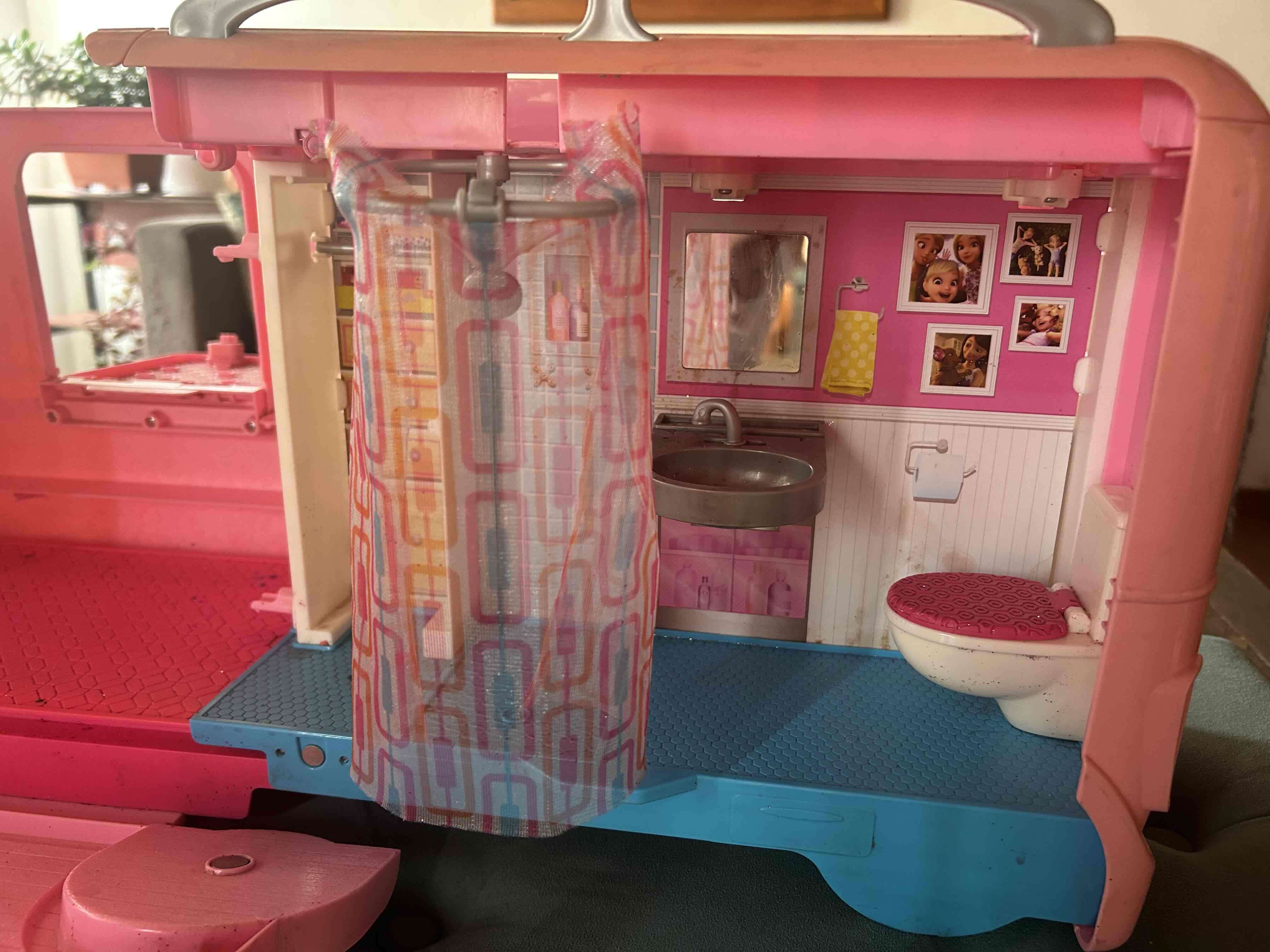 Camioneta camper de Barbie - miniatura 4