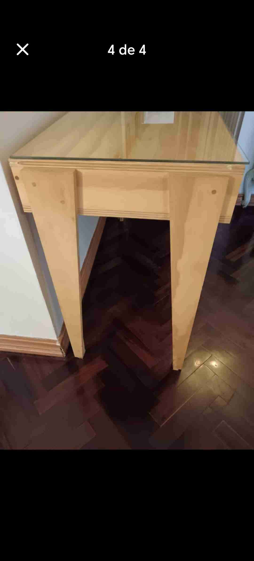 Escritorio de madera con vidrio - miniatura 2