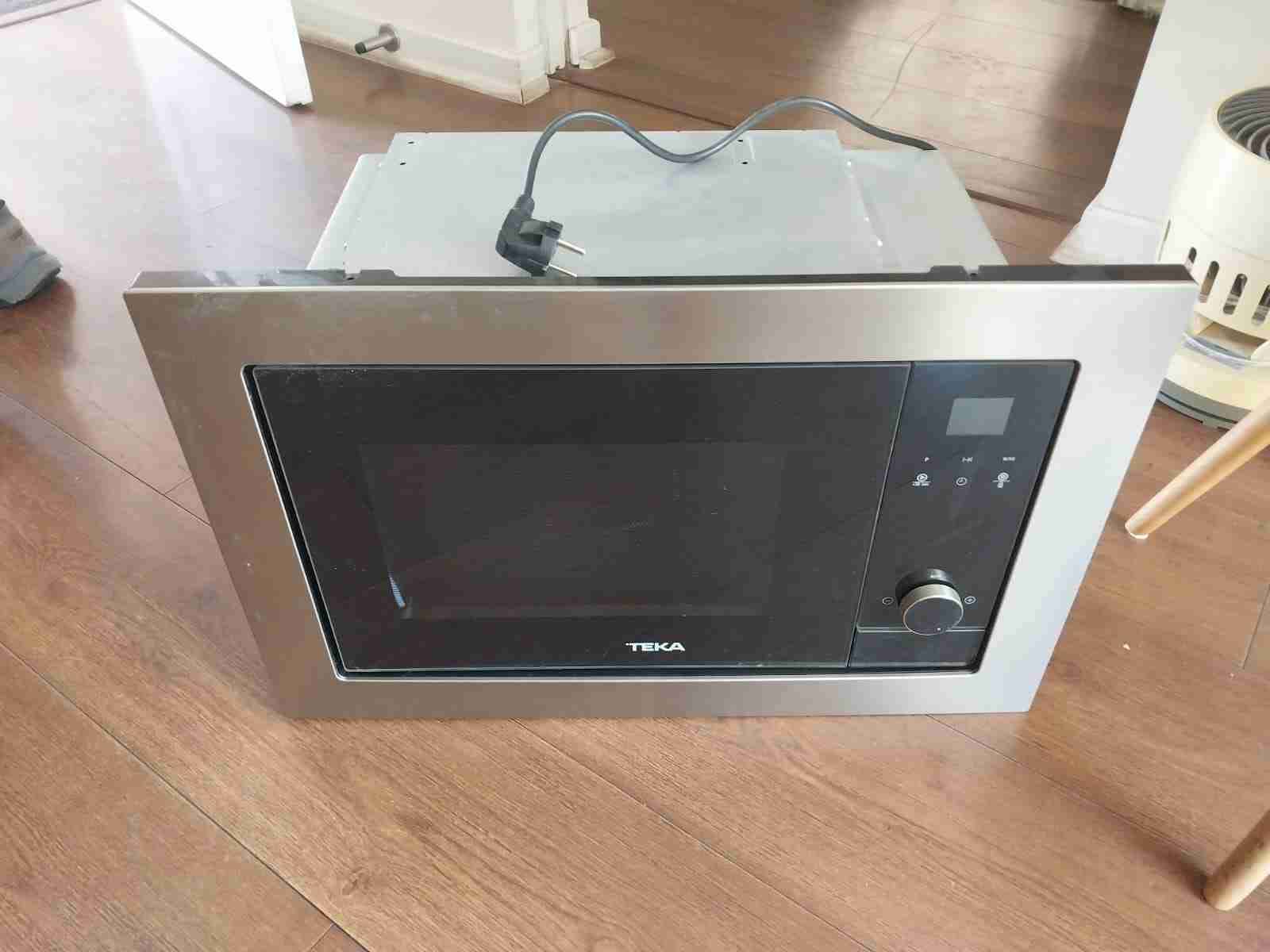 Microondas empotrable Teka usado - miniatura 2
