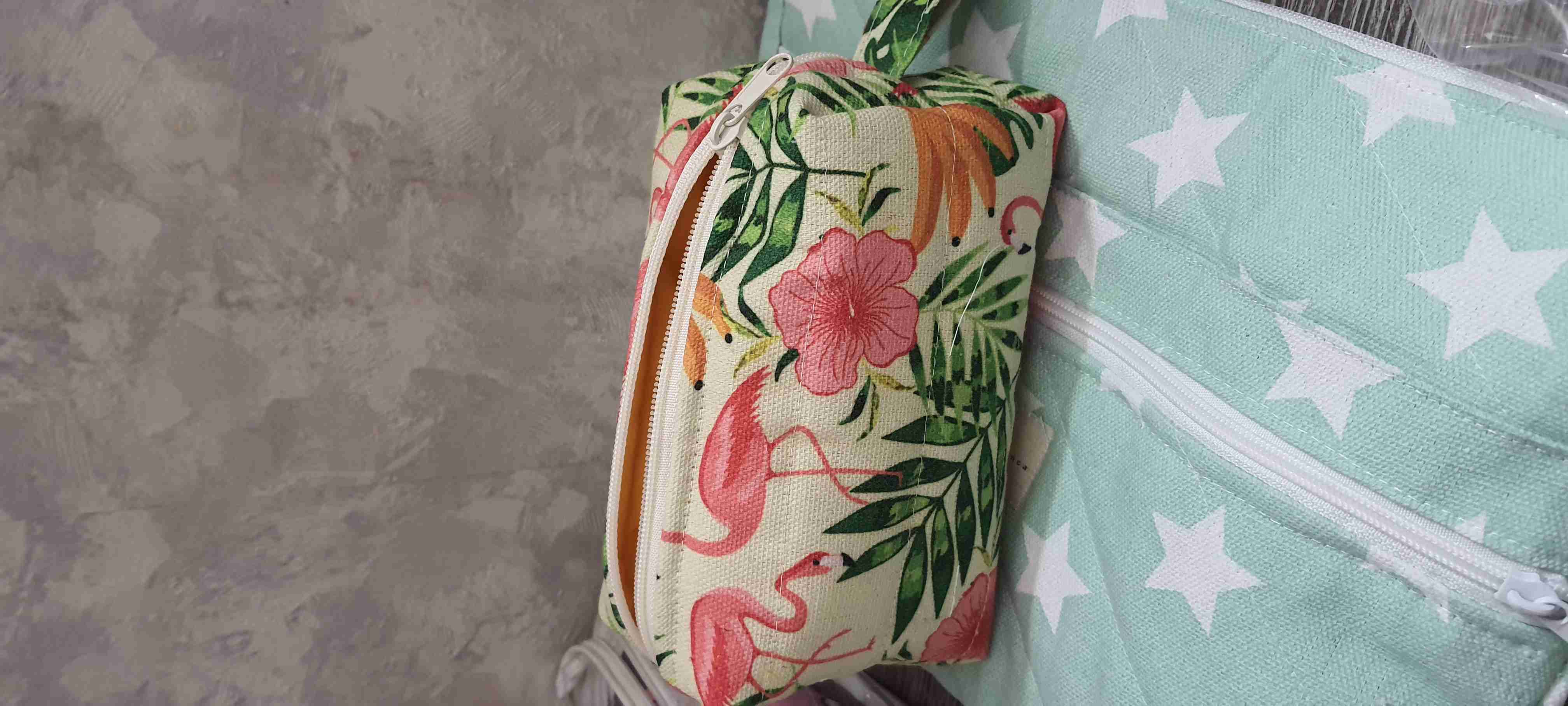 Cosmetiquero varios colores y diseños - miniatura 2