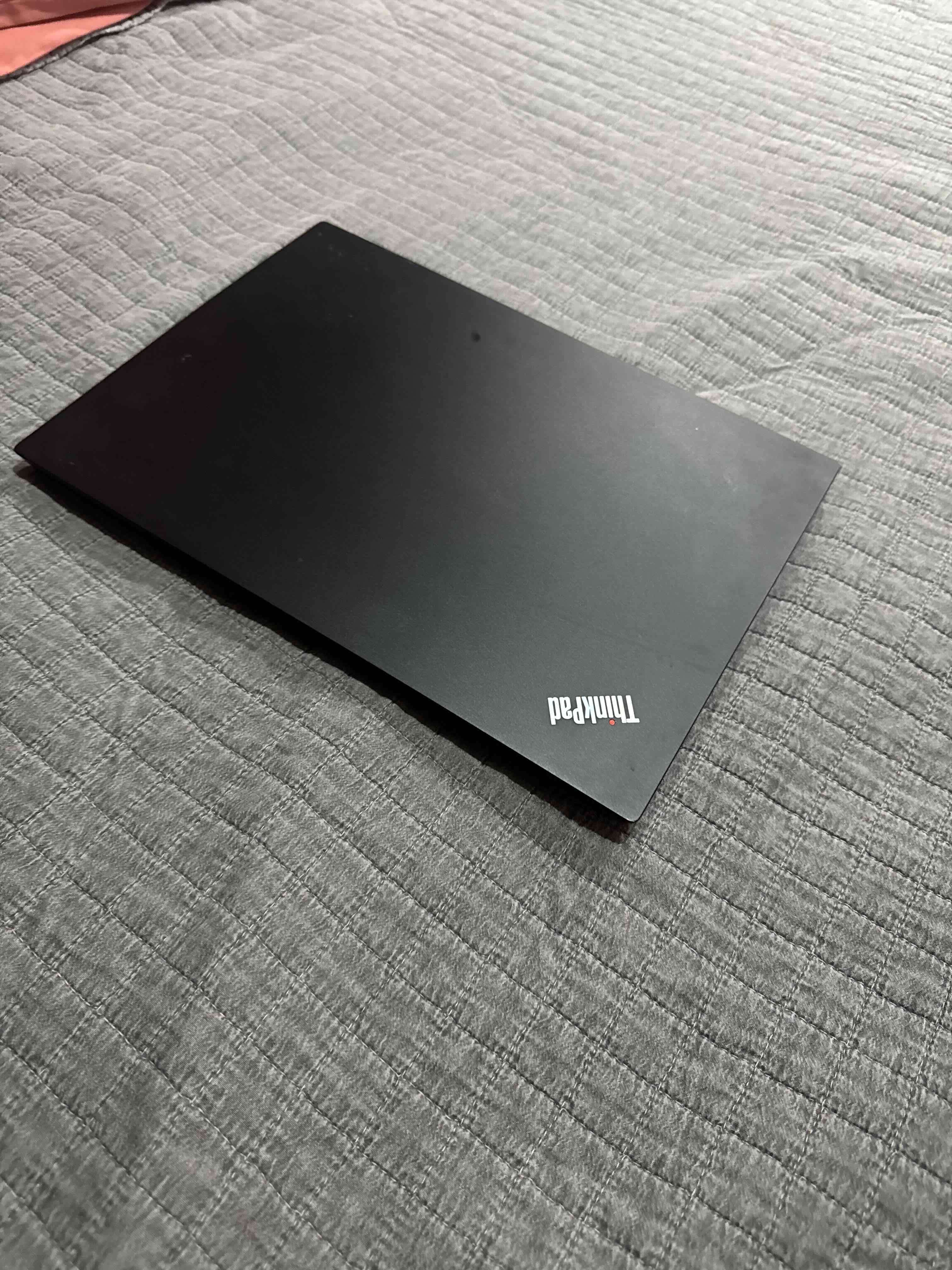 Notebook ThinkPad en buen estado - miniatura 2