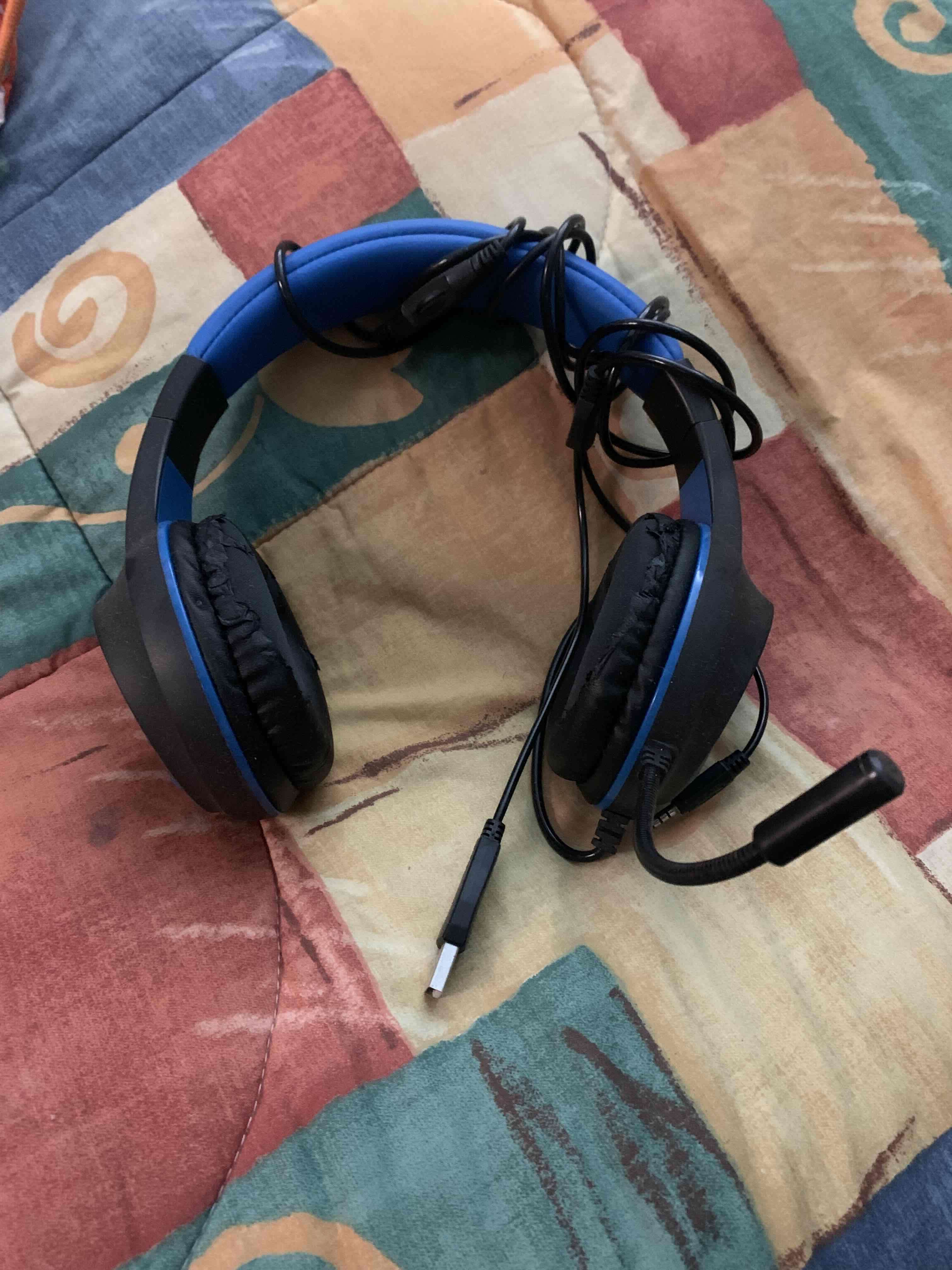 Auriculares con micrófono negro y azul