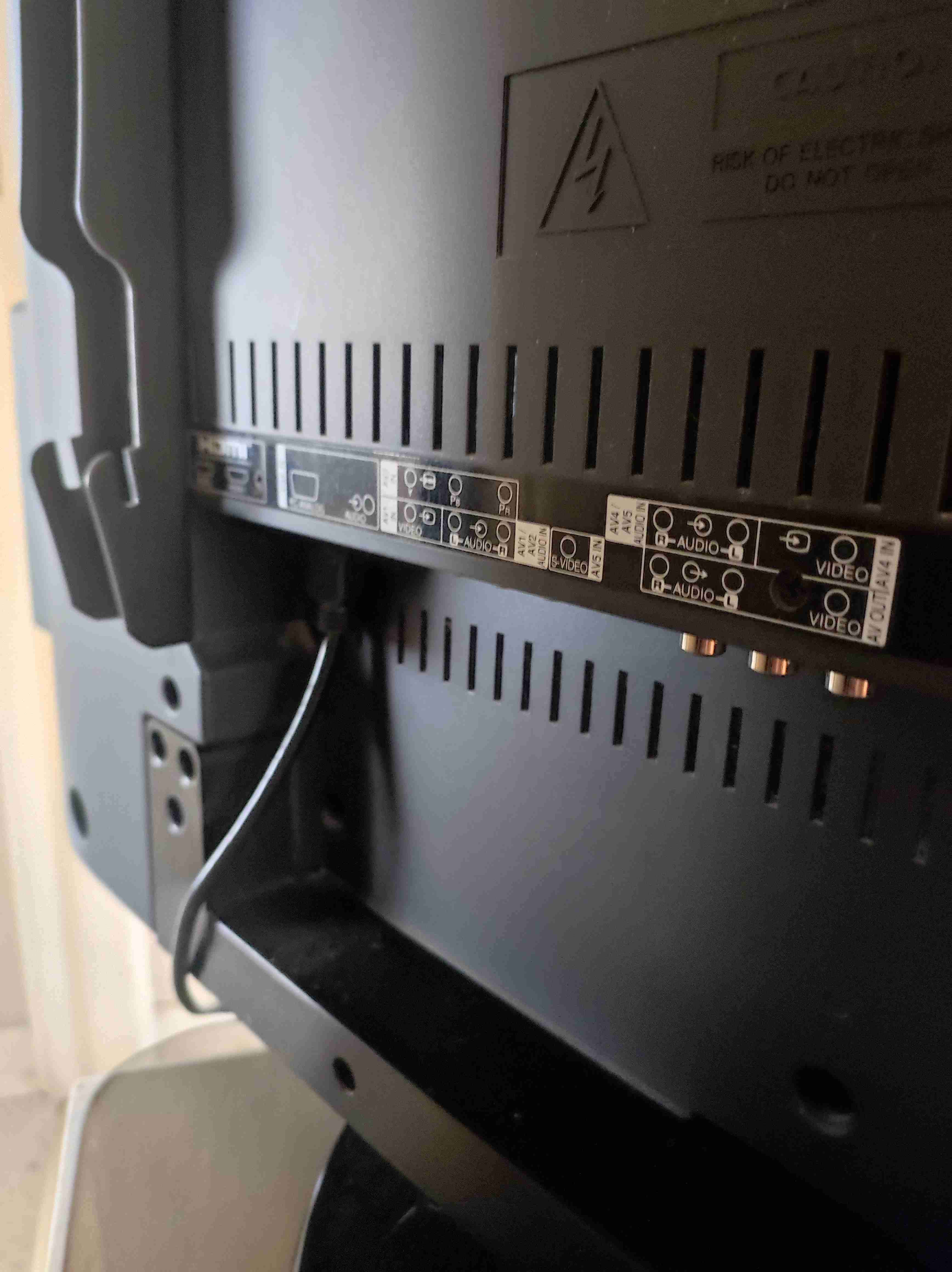 Televisor Hitachi de pantalla plana - miniatura 4