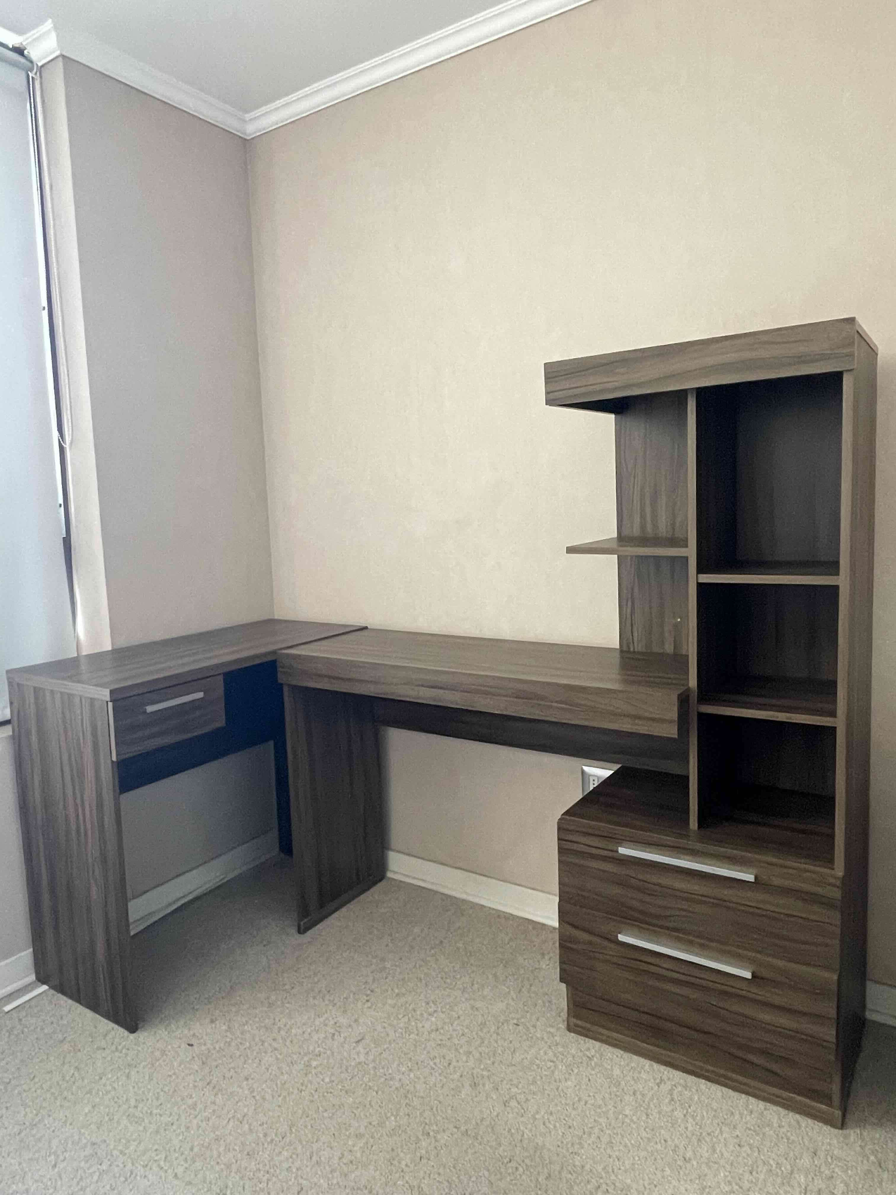 Escritorio de esquina en madera