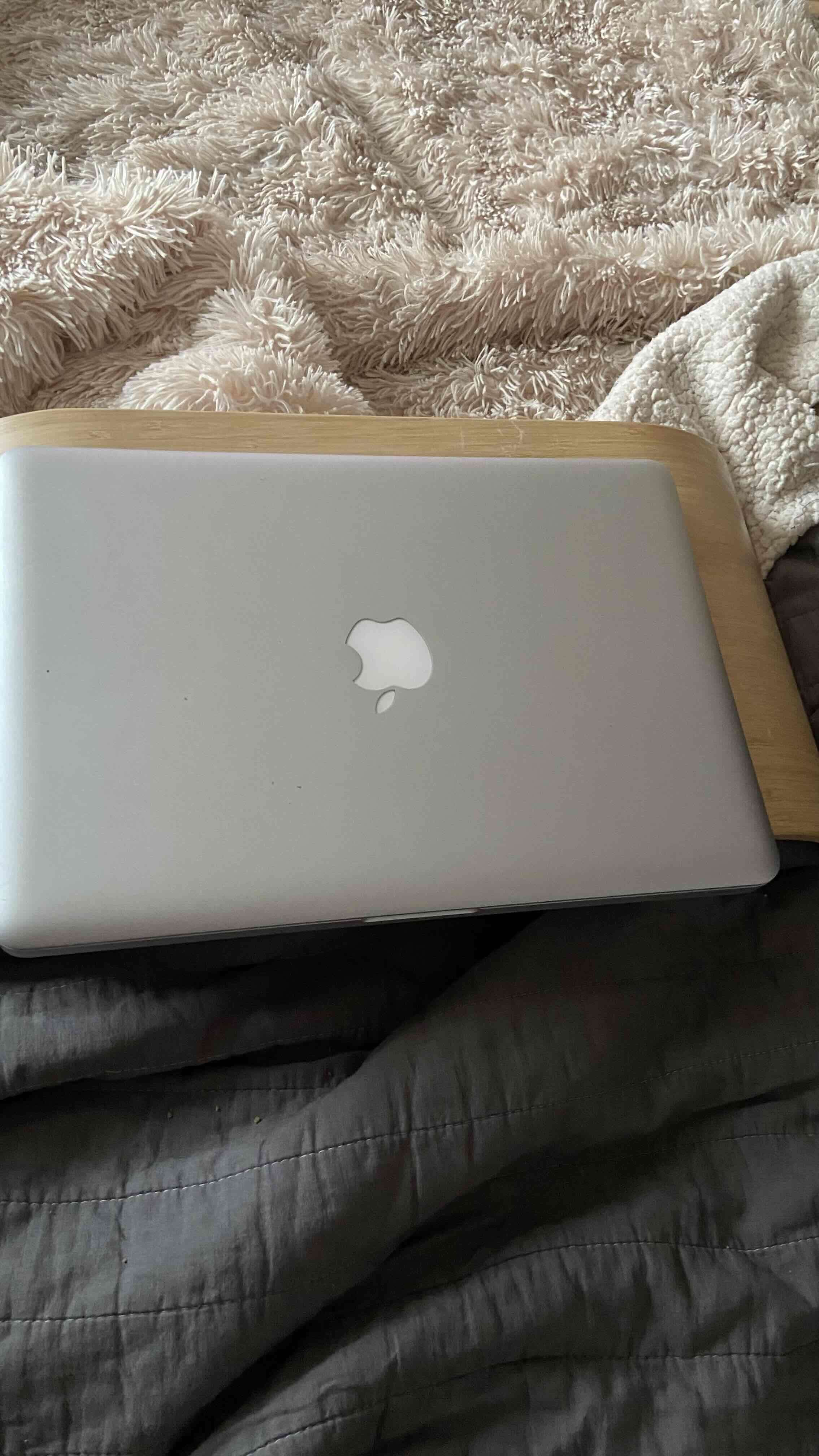 Macbook PRO Apple - miniatura 1
