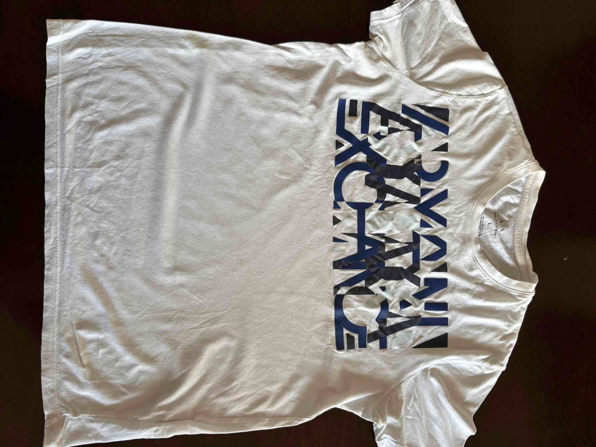 Polera blanca Armani Exchange