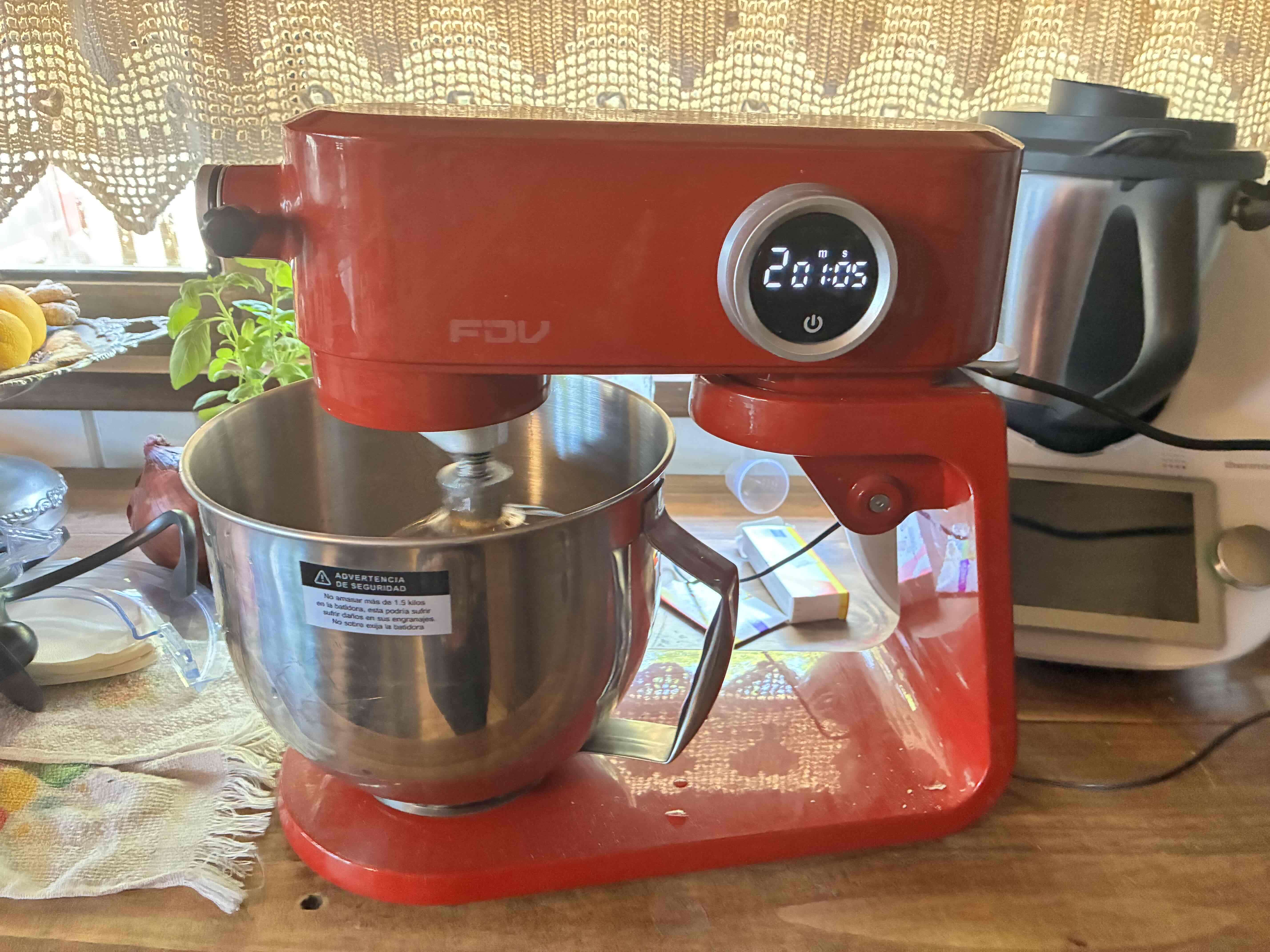 Batidora de pie roja FDV