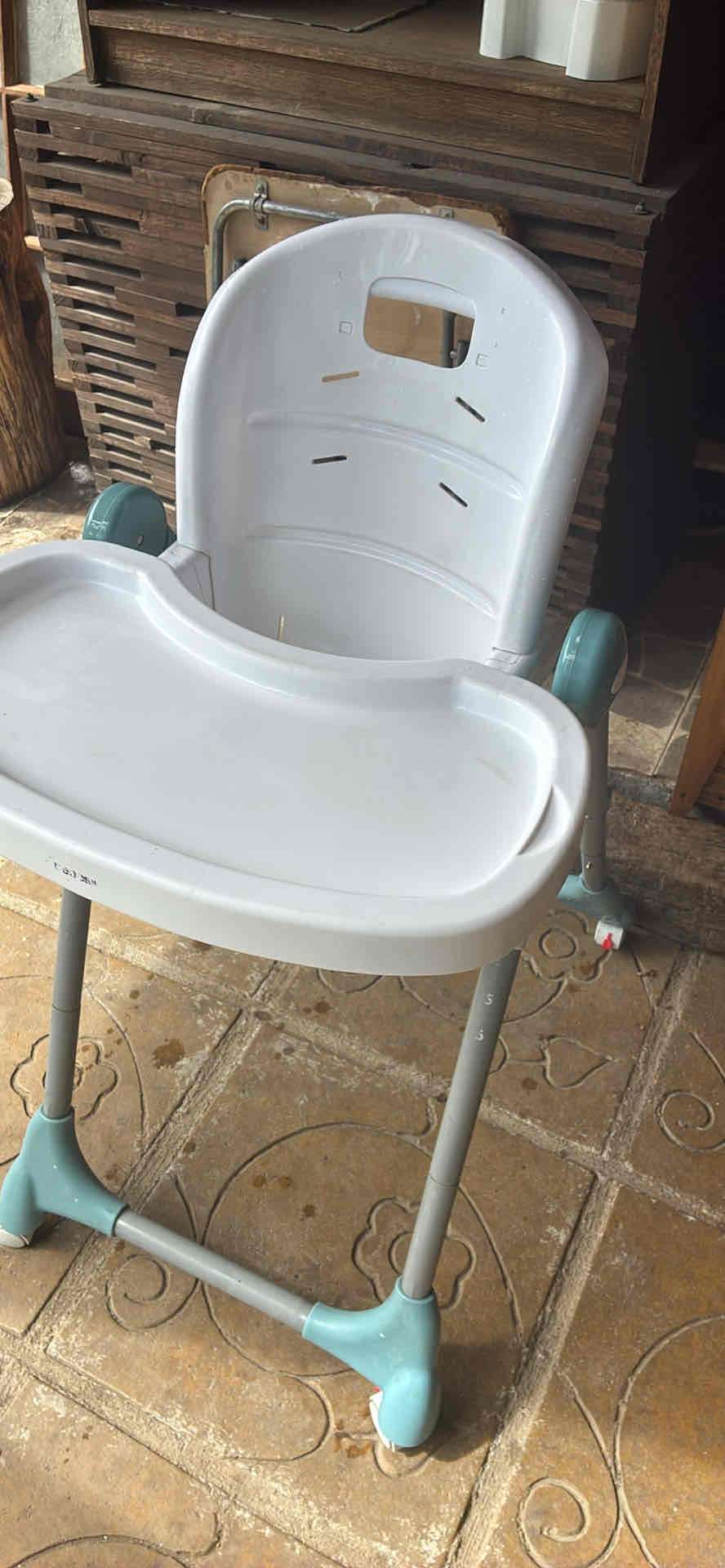 Silla alta para bebé - miniatura 3