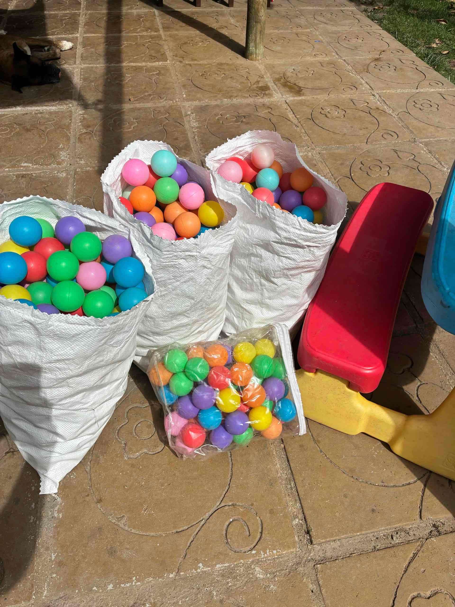 Pelotas de colores - miniatura 5