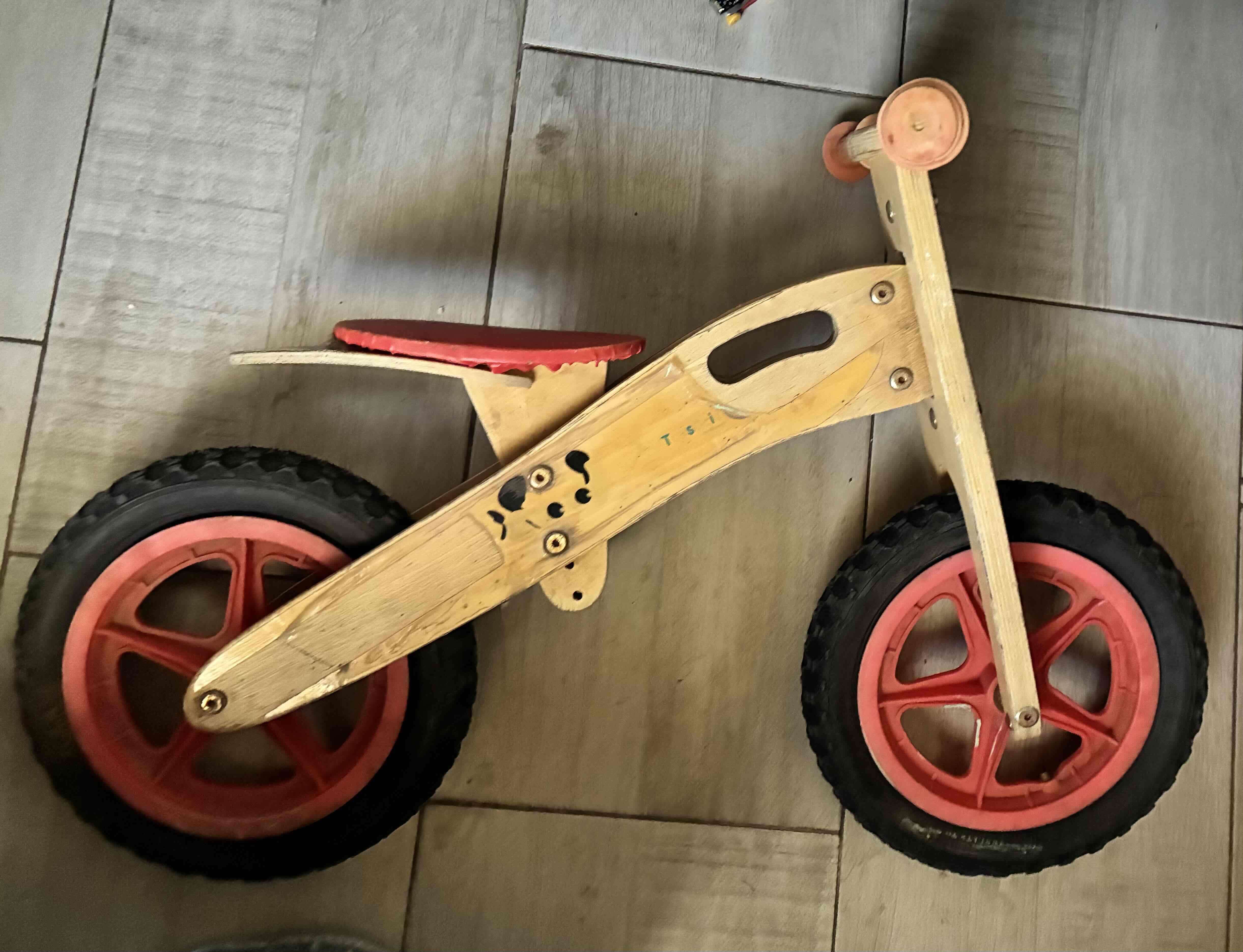 Bicicleta de equilibrio madera