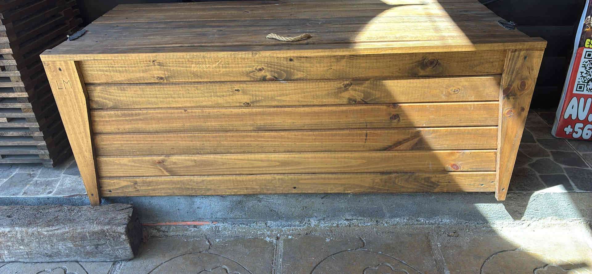 Baúl de madera rústico - miniatura 3