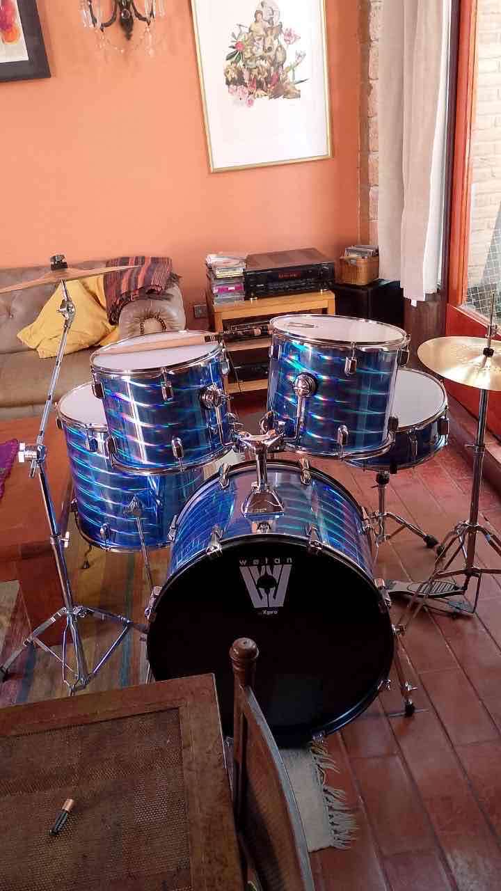 Batería acústica azul con platillos - miniatura 3