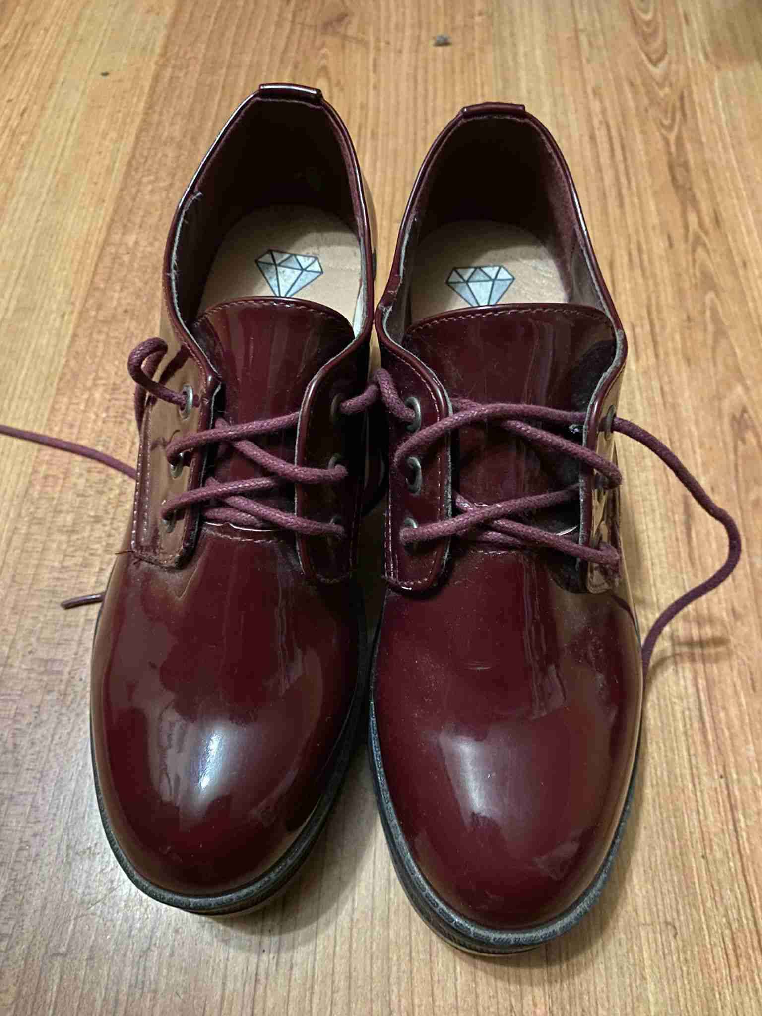 Botas negras de charol acolchonadas - miniatura 6