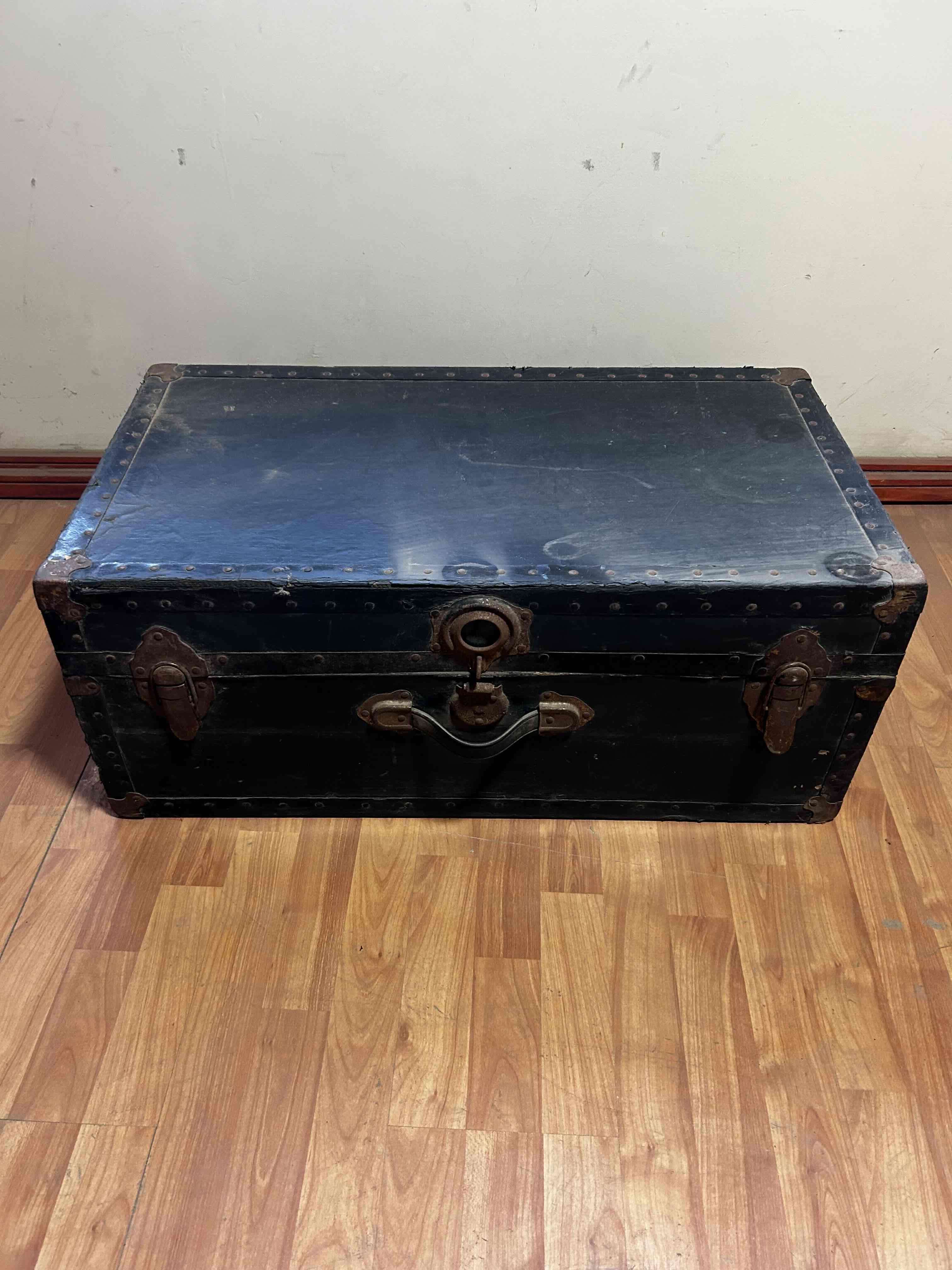 Baúl vintage metálico grande - miniatura 2