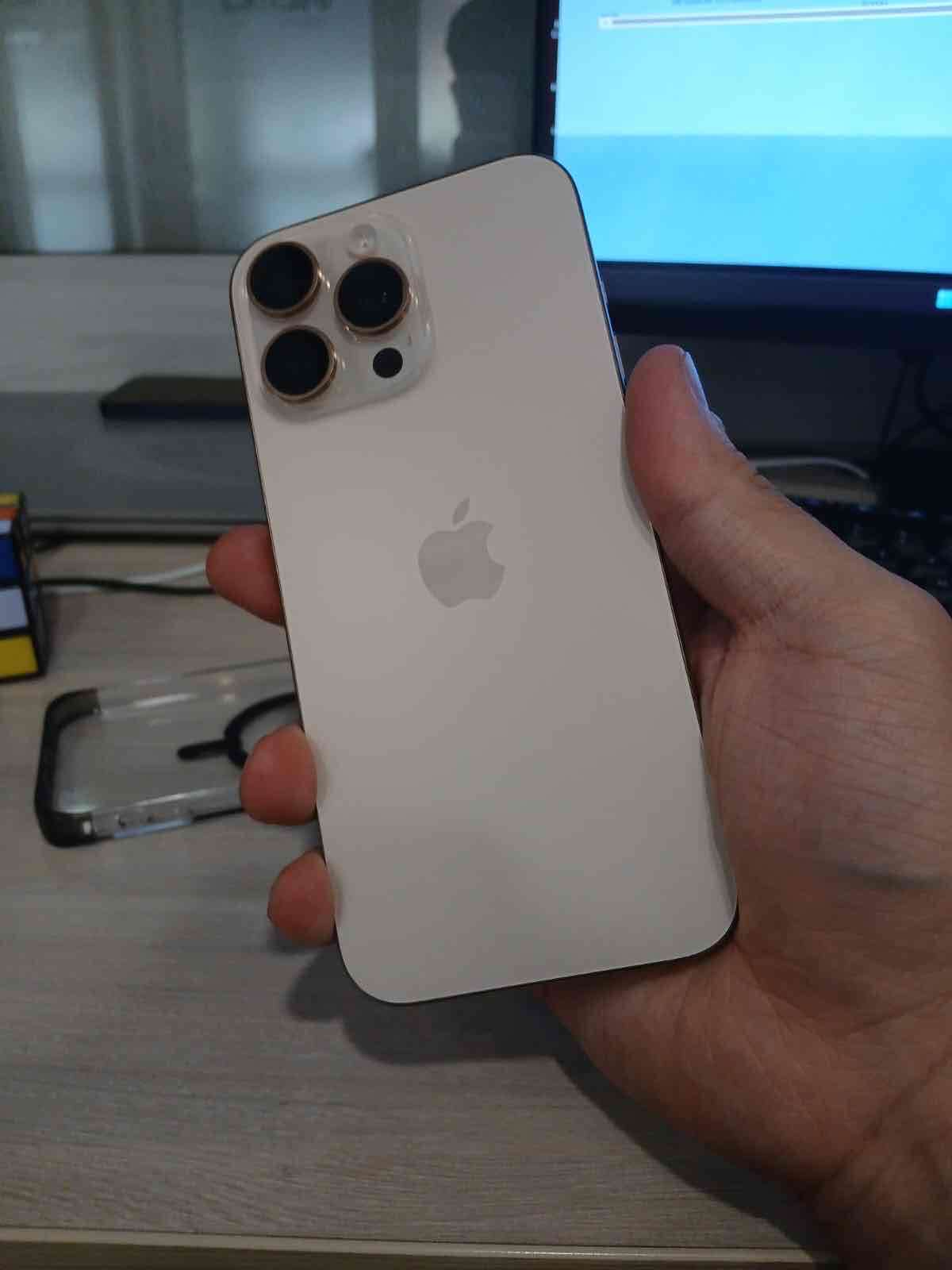 iPhone 16promax y xbox series x - miniatura 2