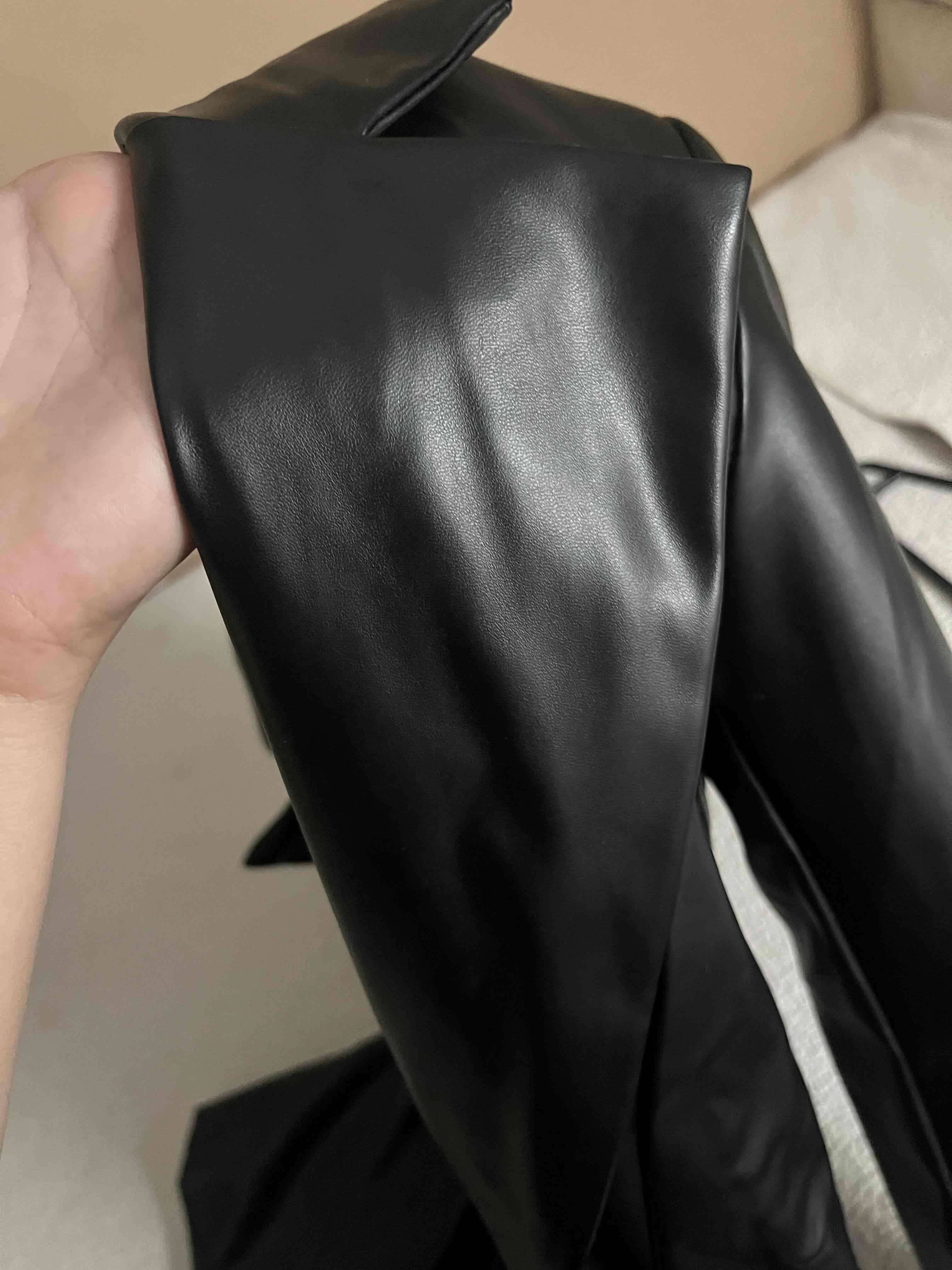 Blazer negro de cuero sintético - miniatura 2
