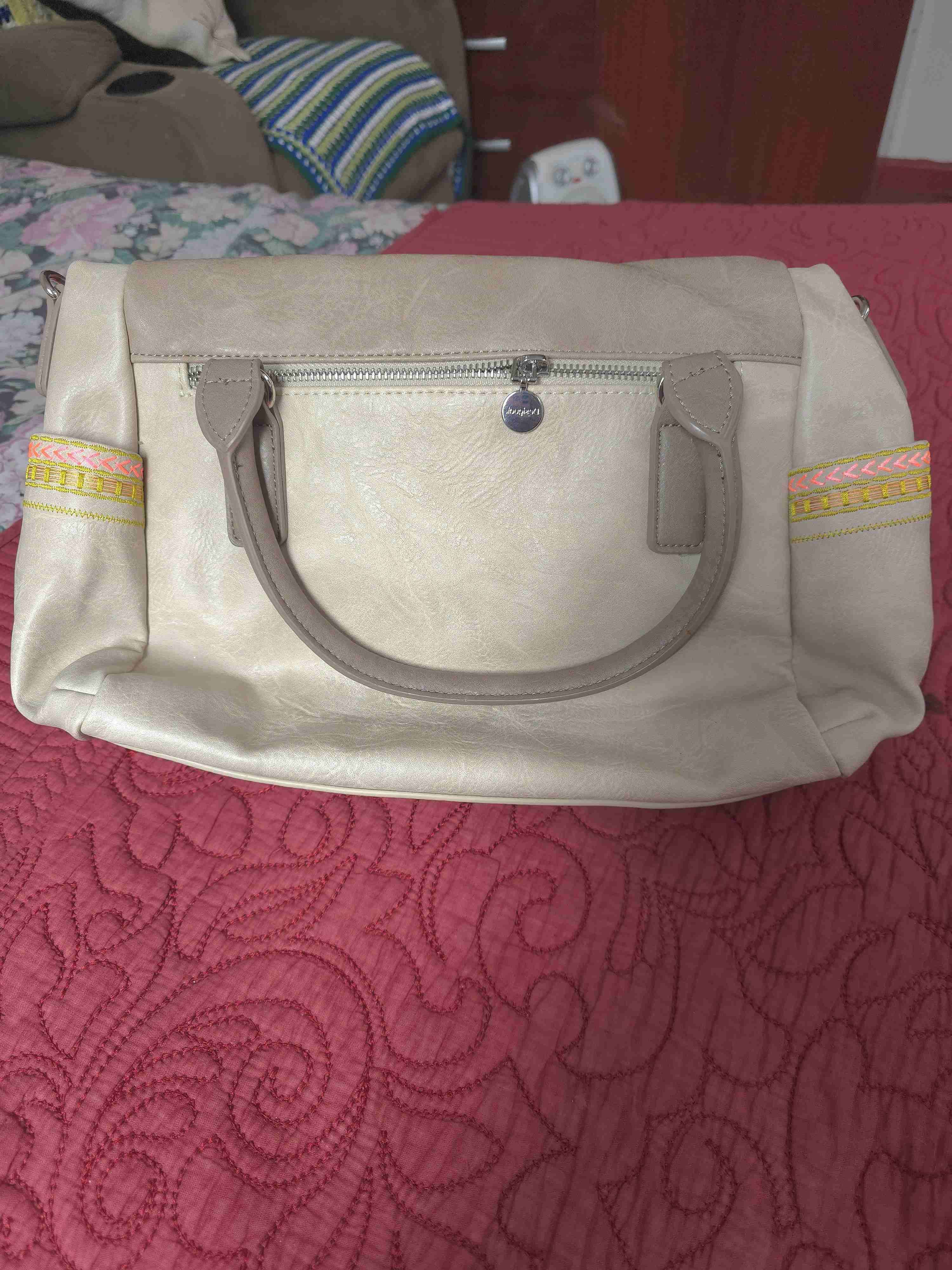 Bolso beige con bordados - miniatura 2