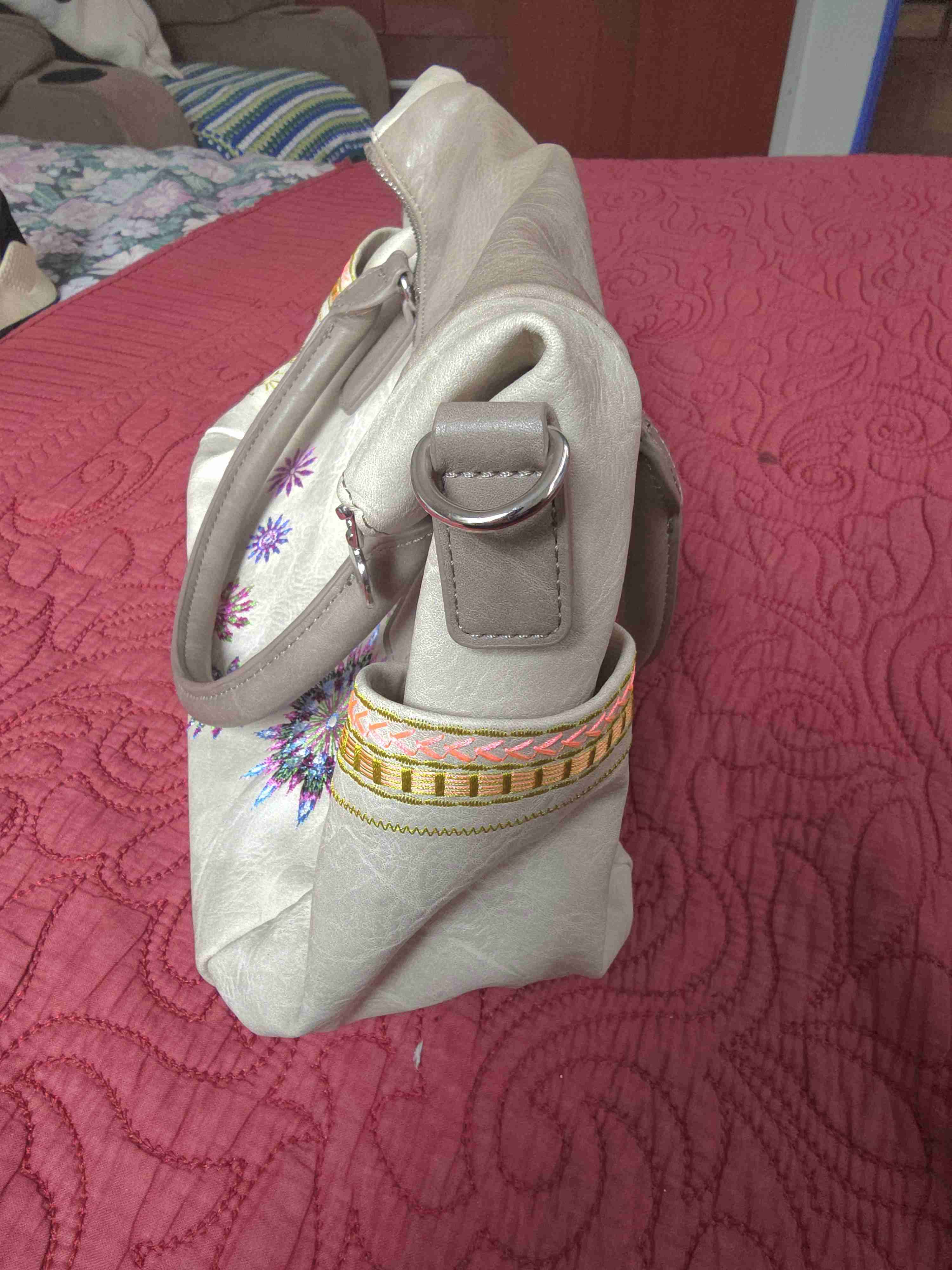 Bolso beige con bordados - miniatura 4