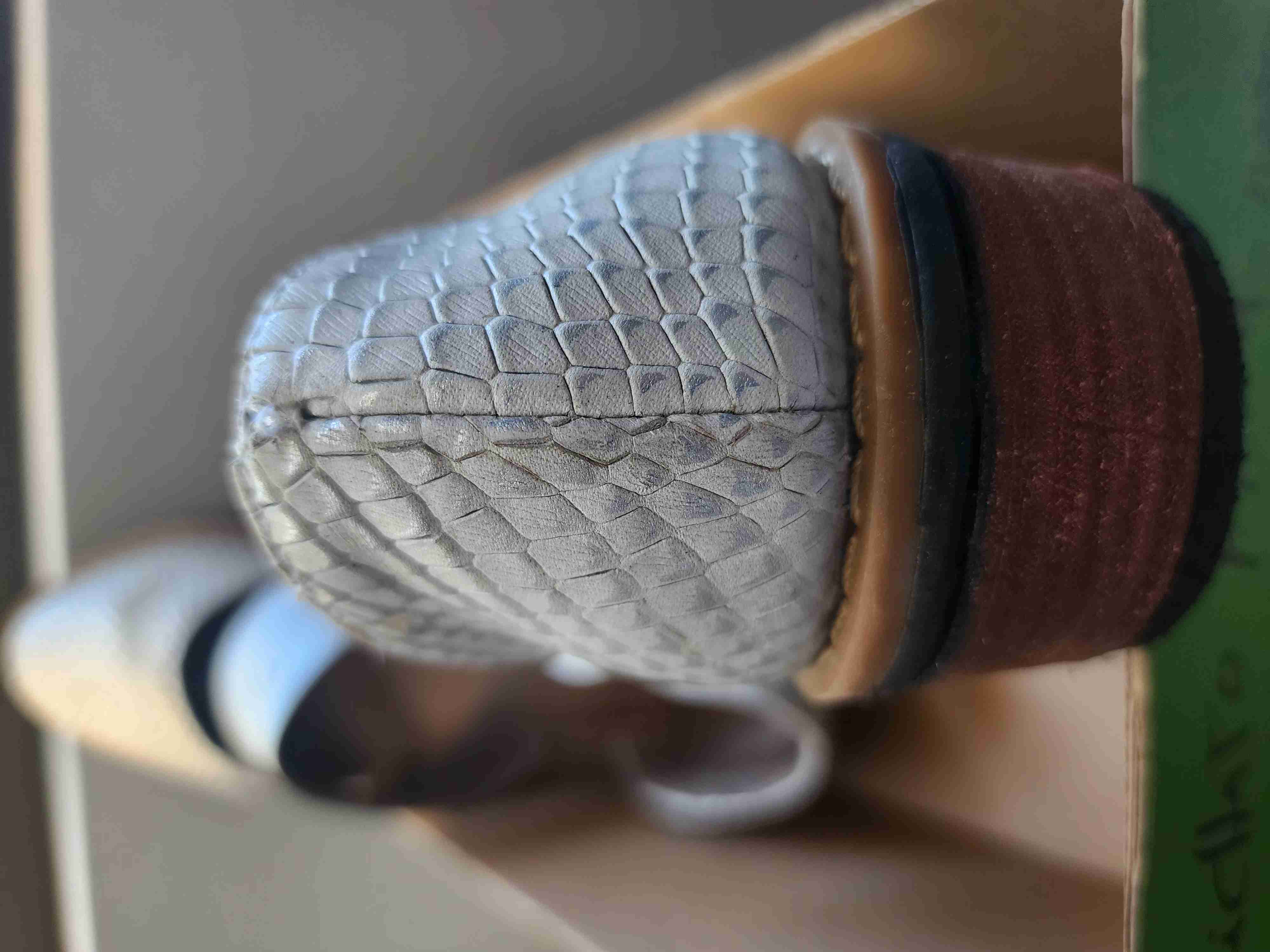 Zapatos de cuero texturado