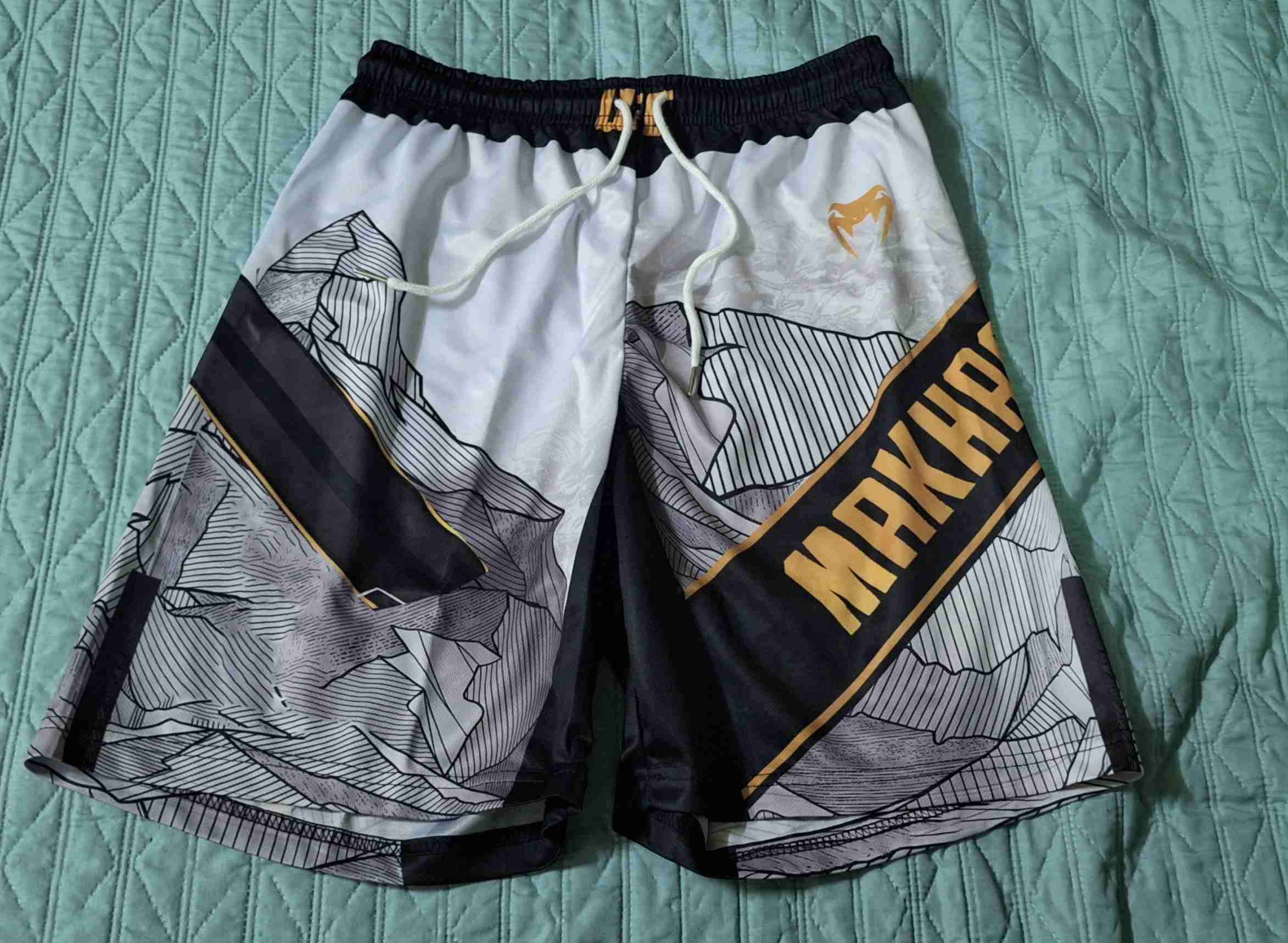 Shorts deportivos Makhachev