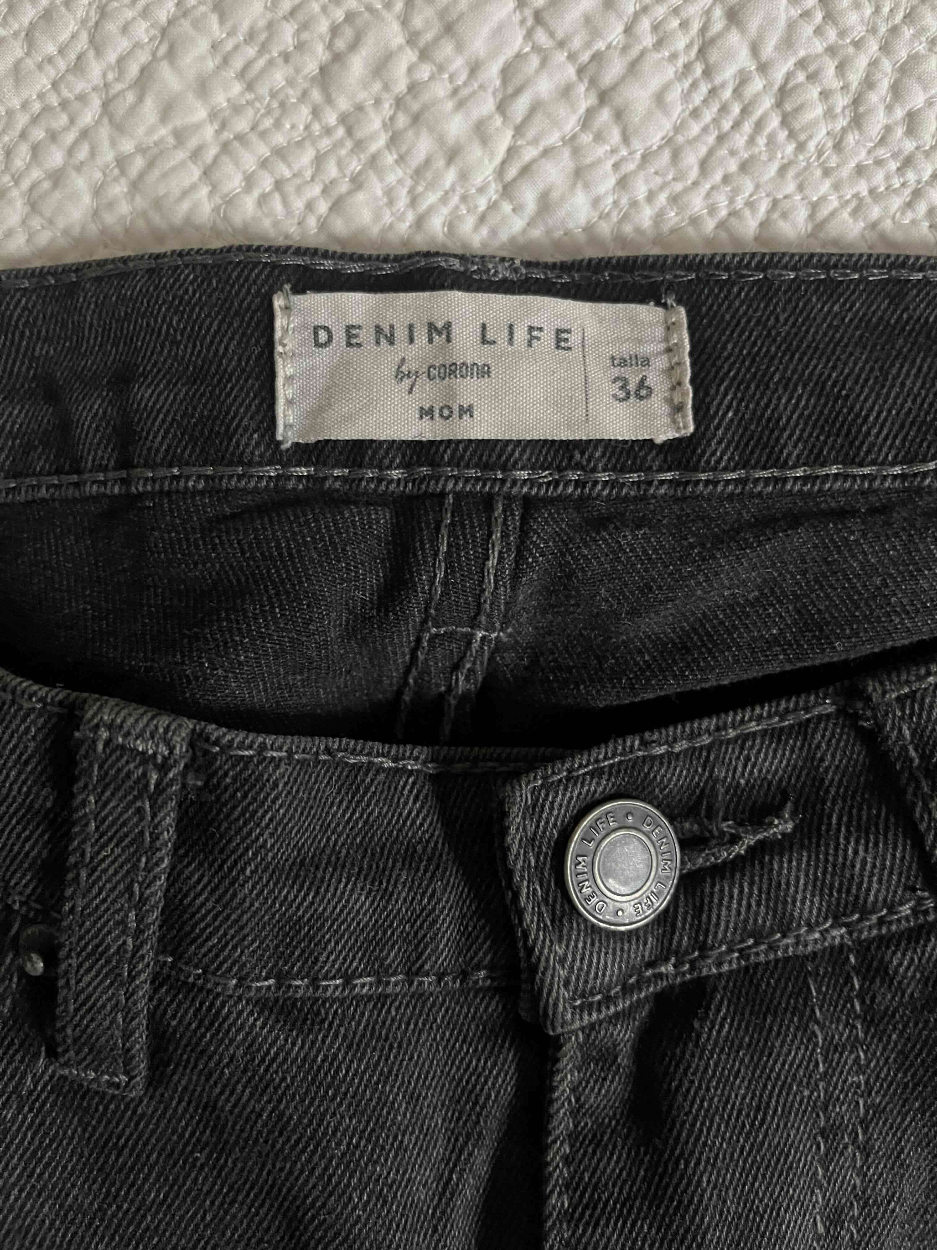 Jeans negros clásicos - miniatura 3