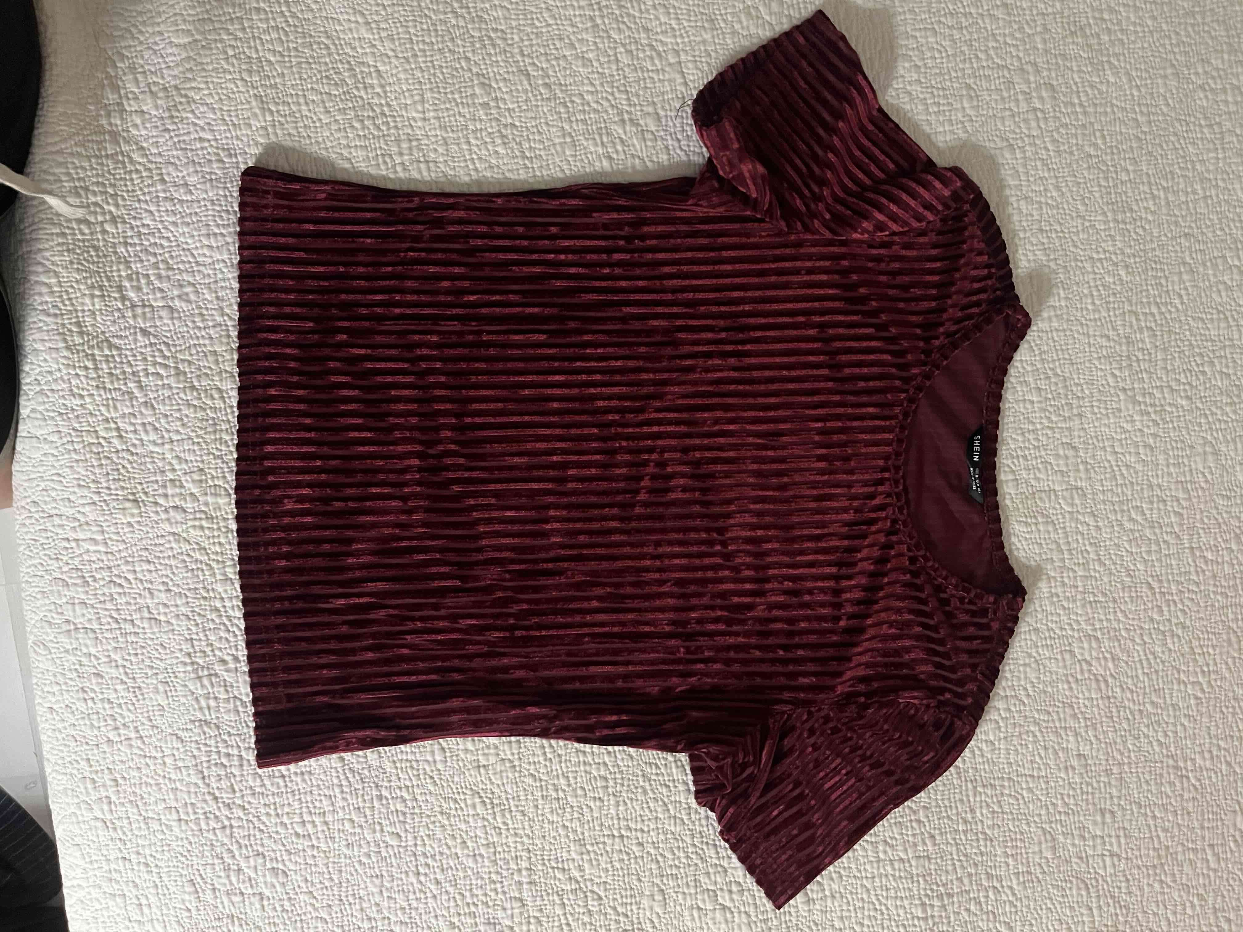 Polera de terciopelo burdeos