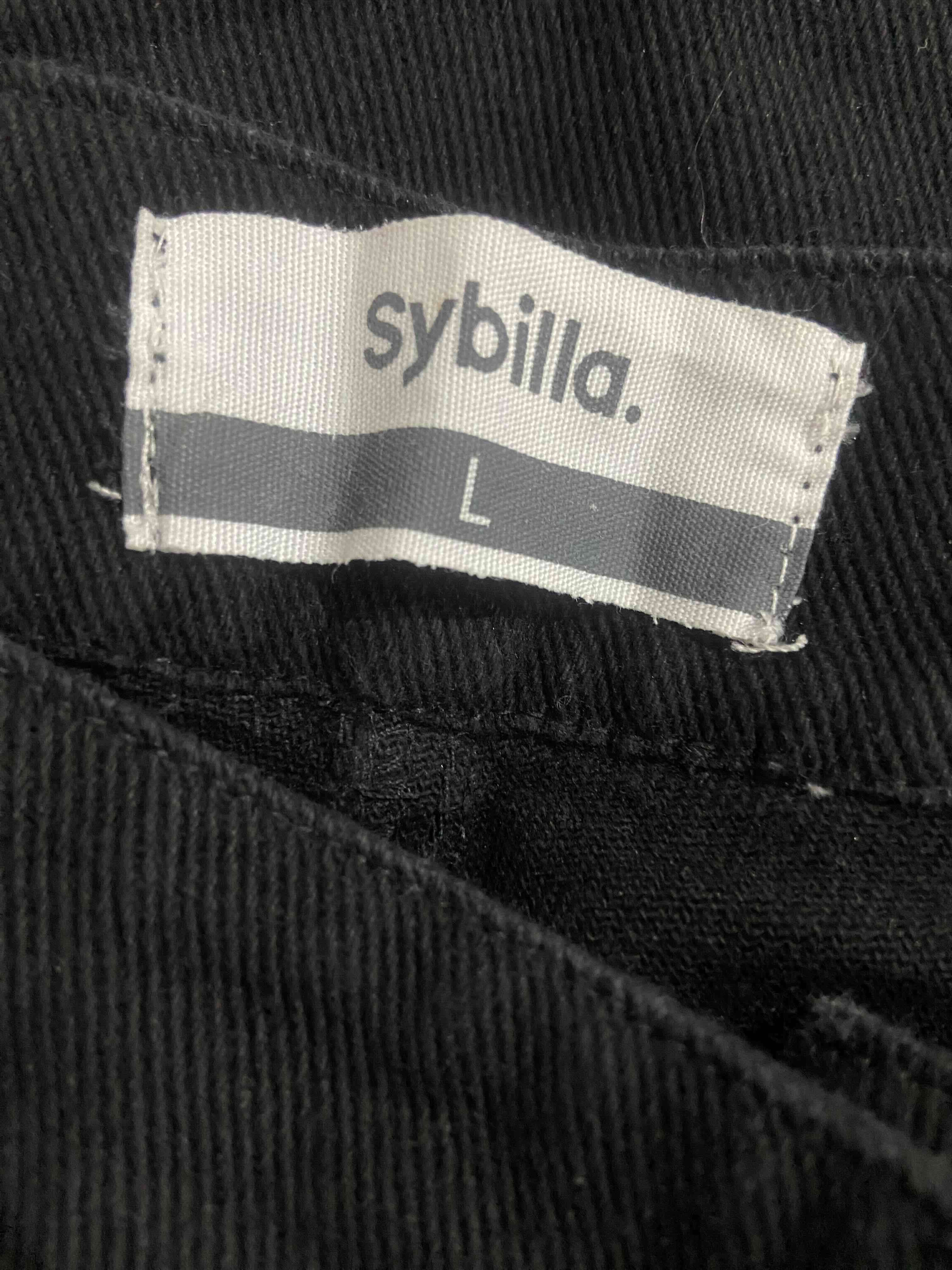 Falda negra con bolsillos - miniatura 2