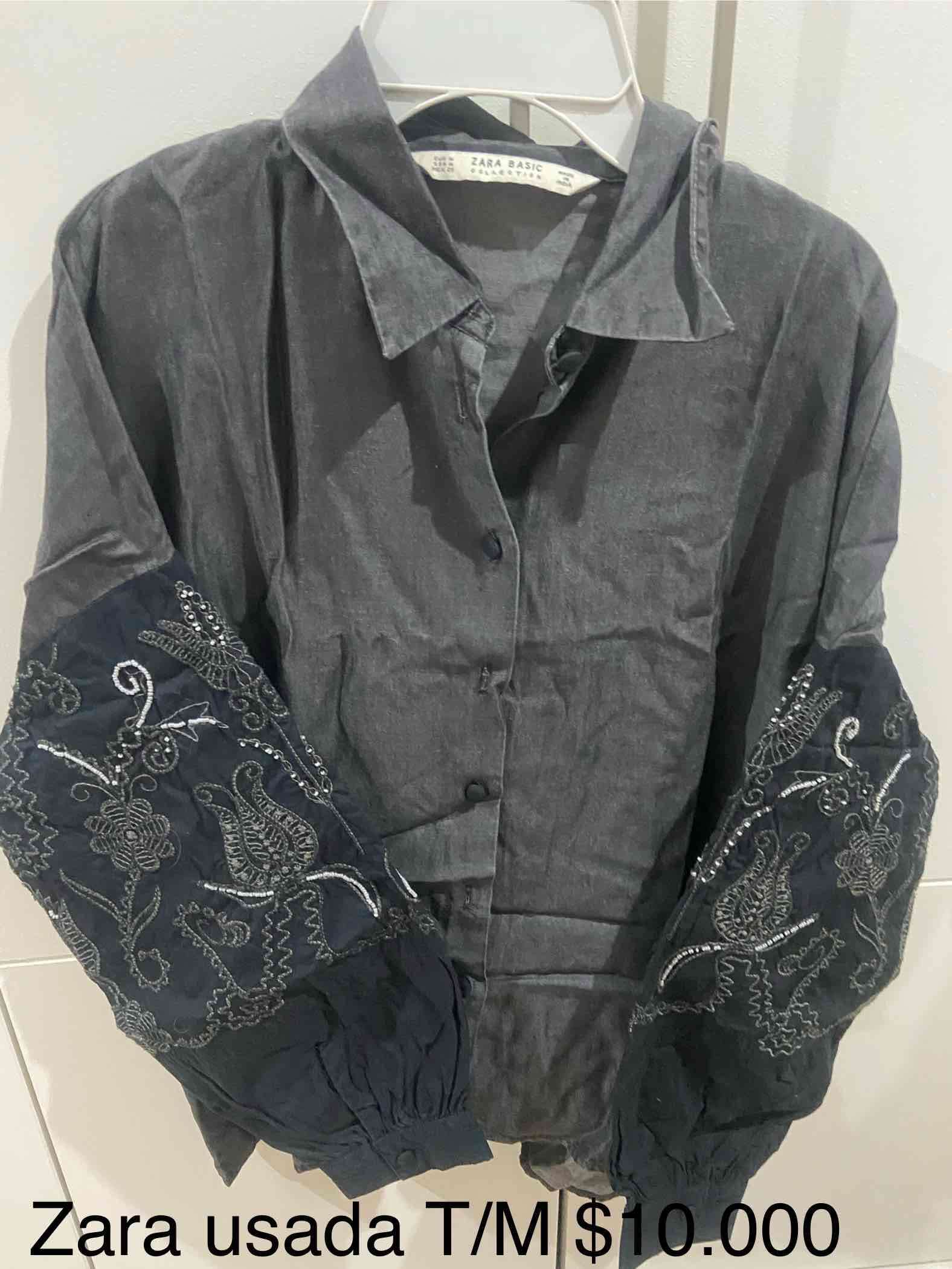 Blusa gris Zara encaje negro