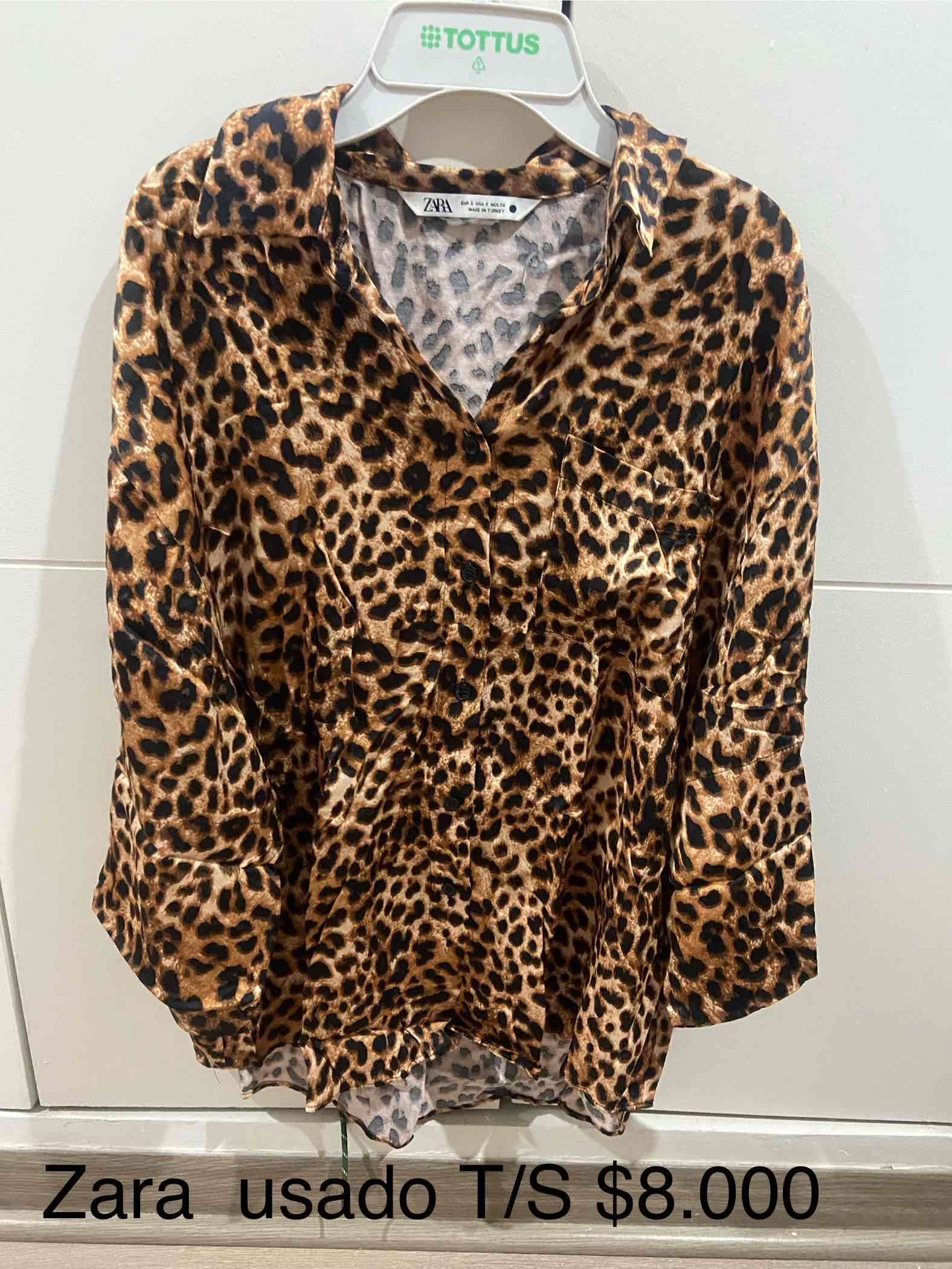 Blusa gris Zara encaje negro - miniatura 3