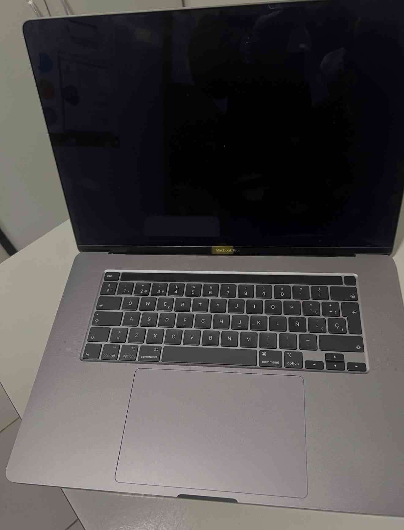 MacBook Pro 16-inch - model A2141Space grey$530.00 - miniatura 6