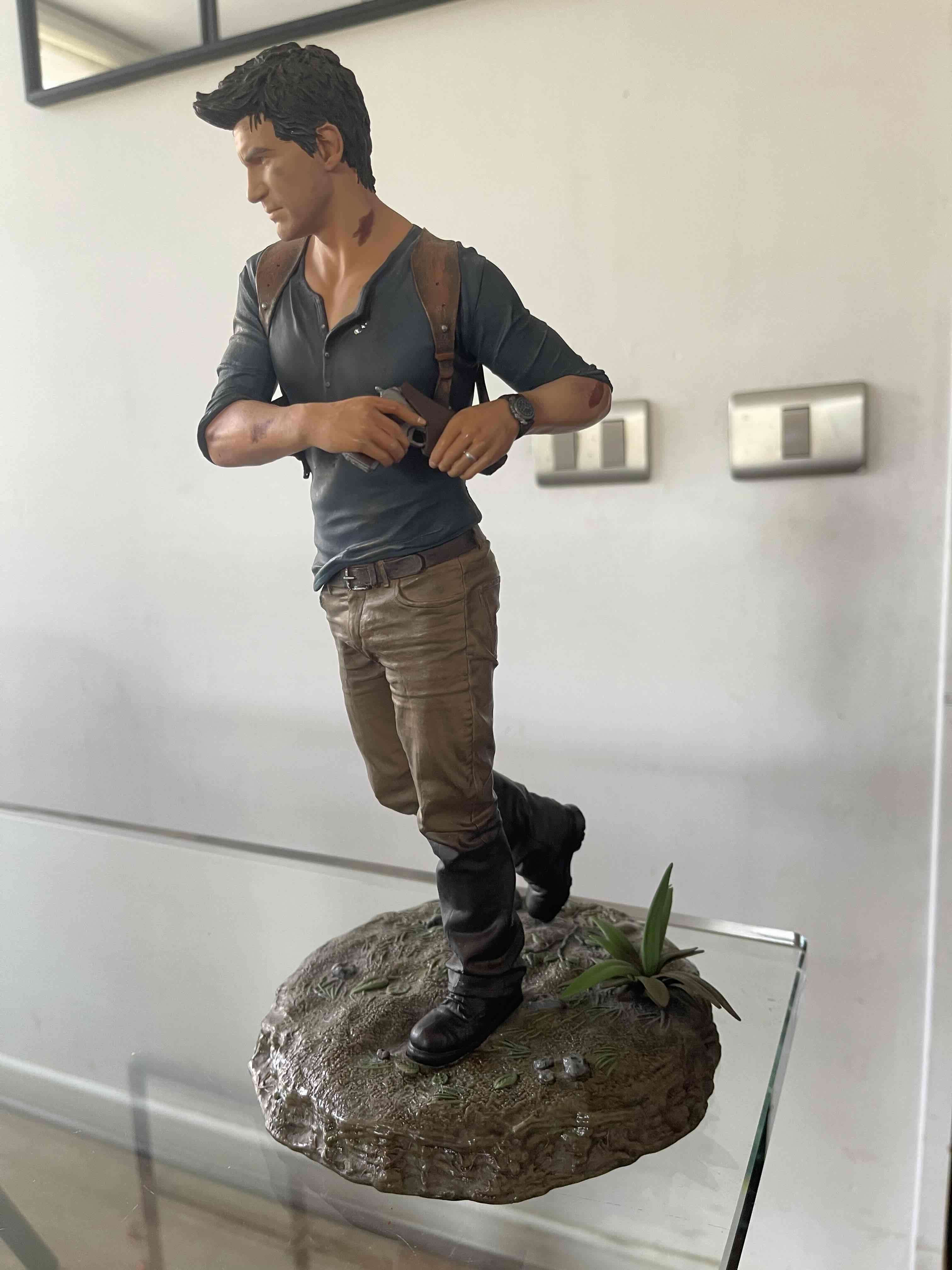 Estatua edicion de coleccion de Uncharted 4 - miniatura 3