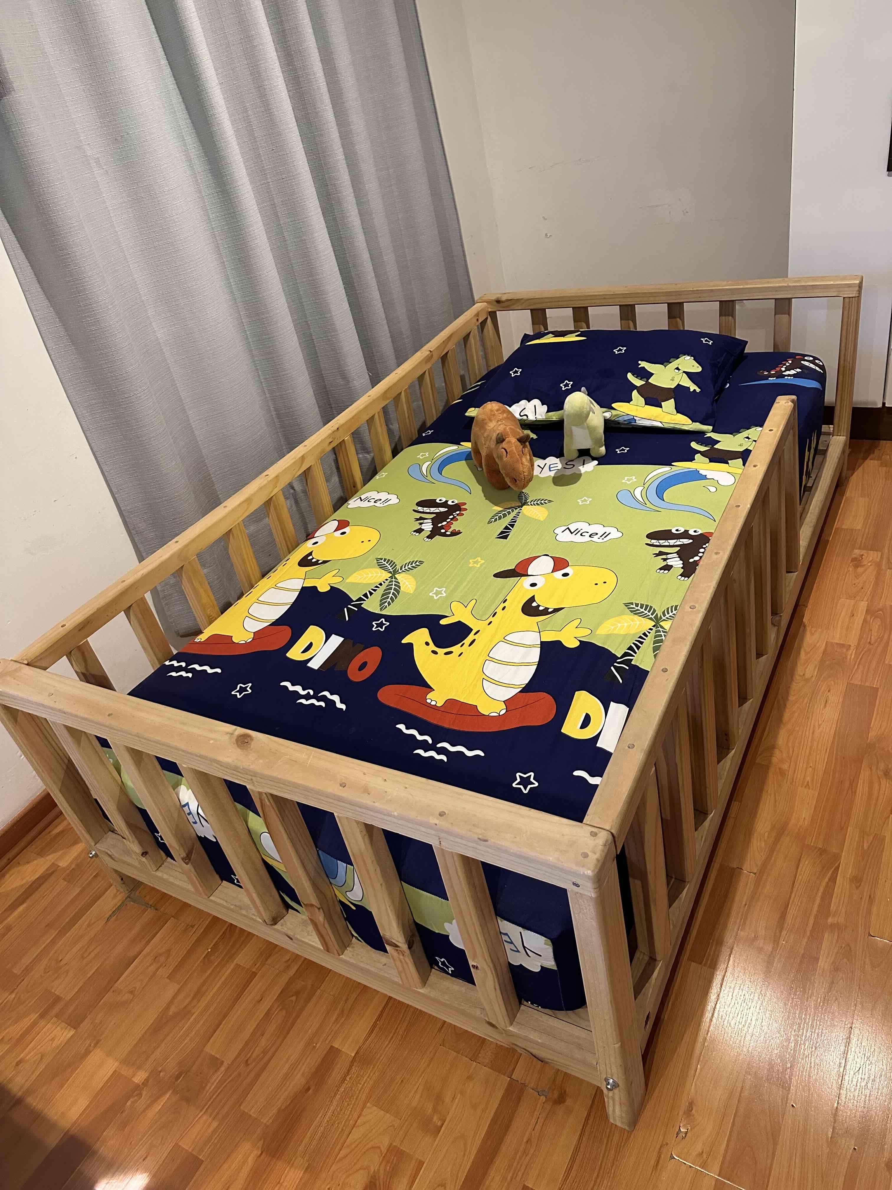 Cama infantil de madera