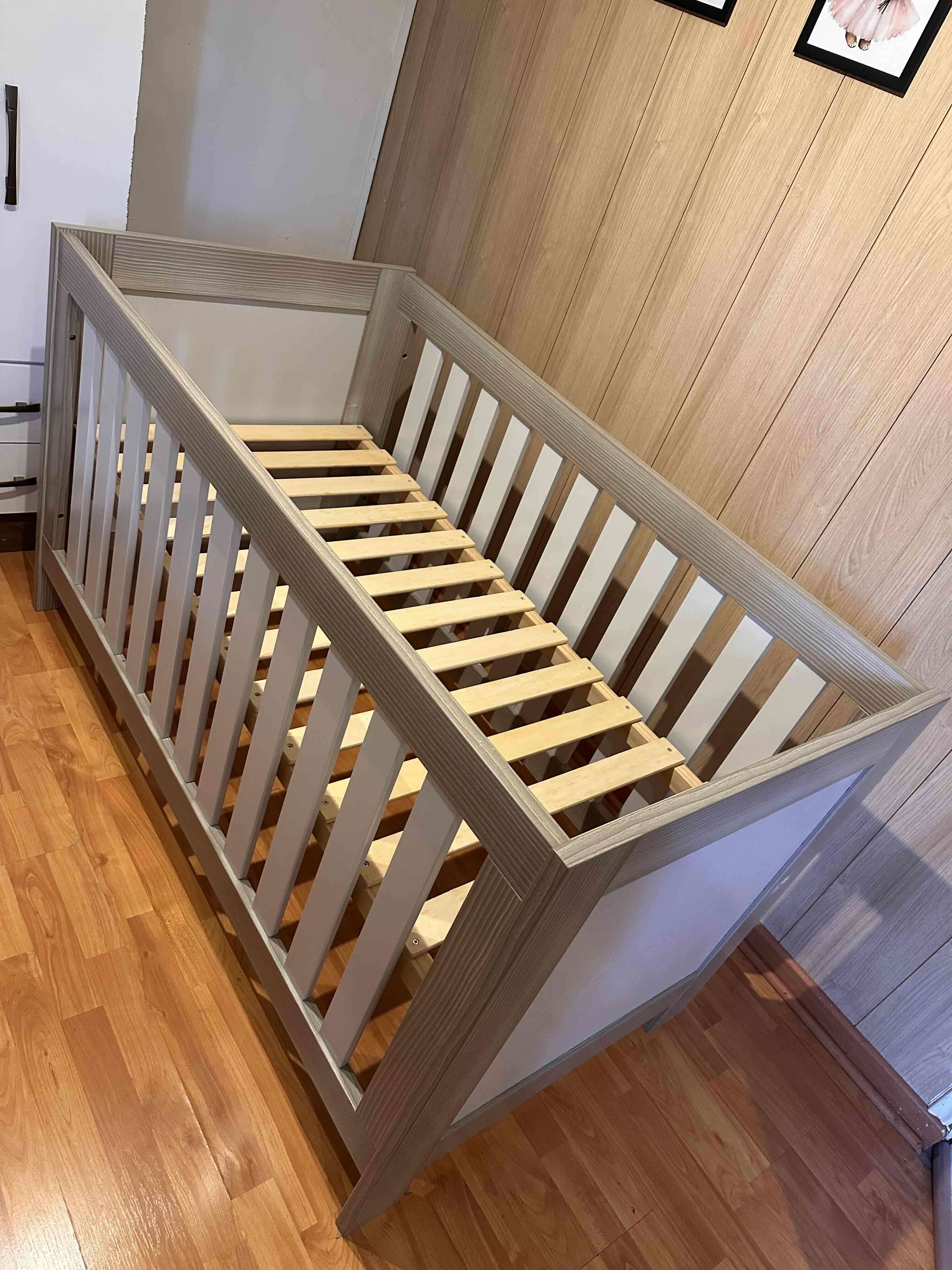 Cuna de madera para bebé - miniatura 2