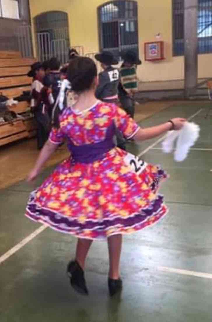 Vestido folclórico colorido para niña de 8 años