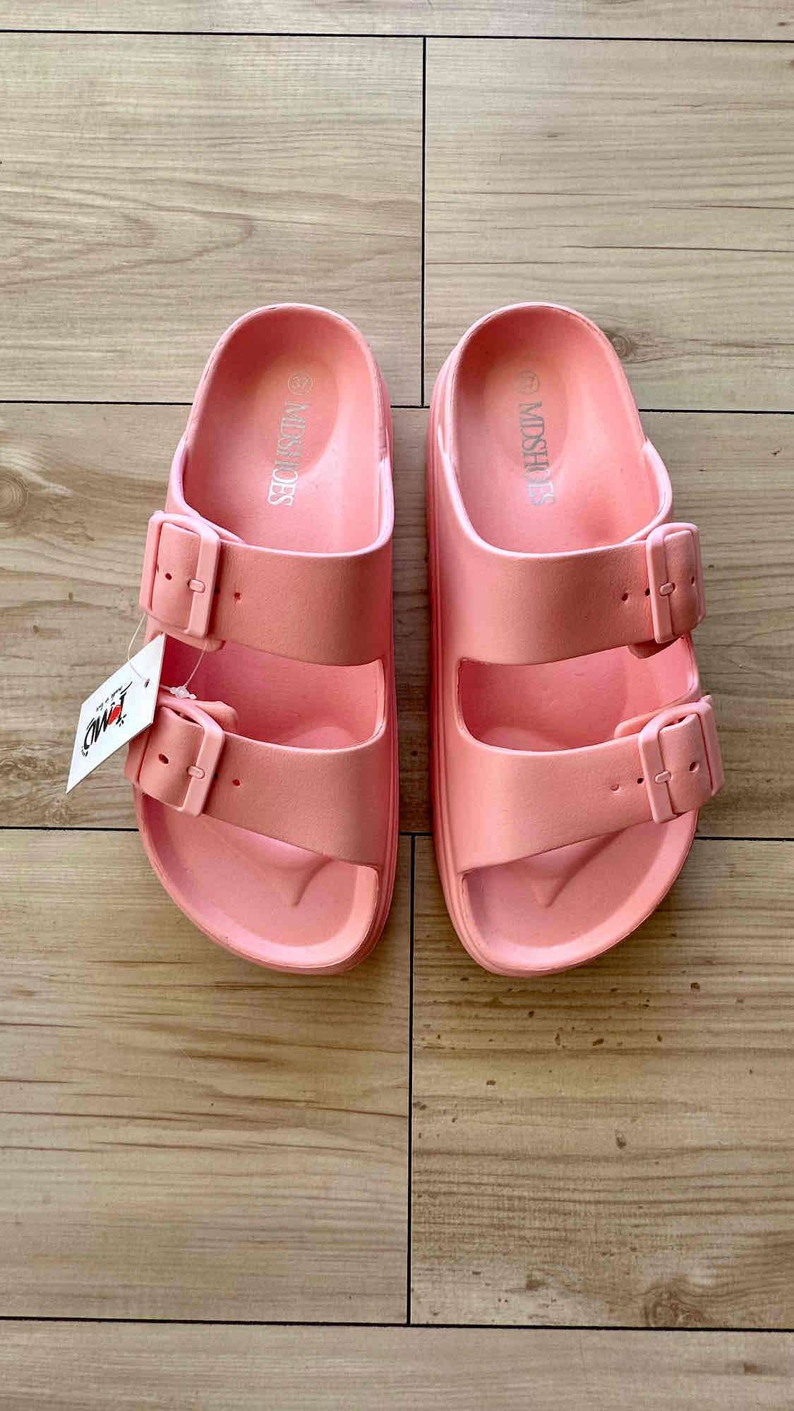 Sandalias rosadas y fucsias tipo slides
