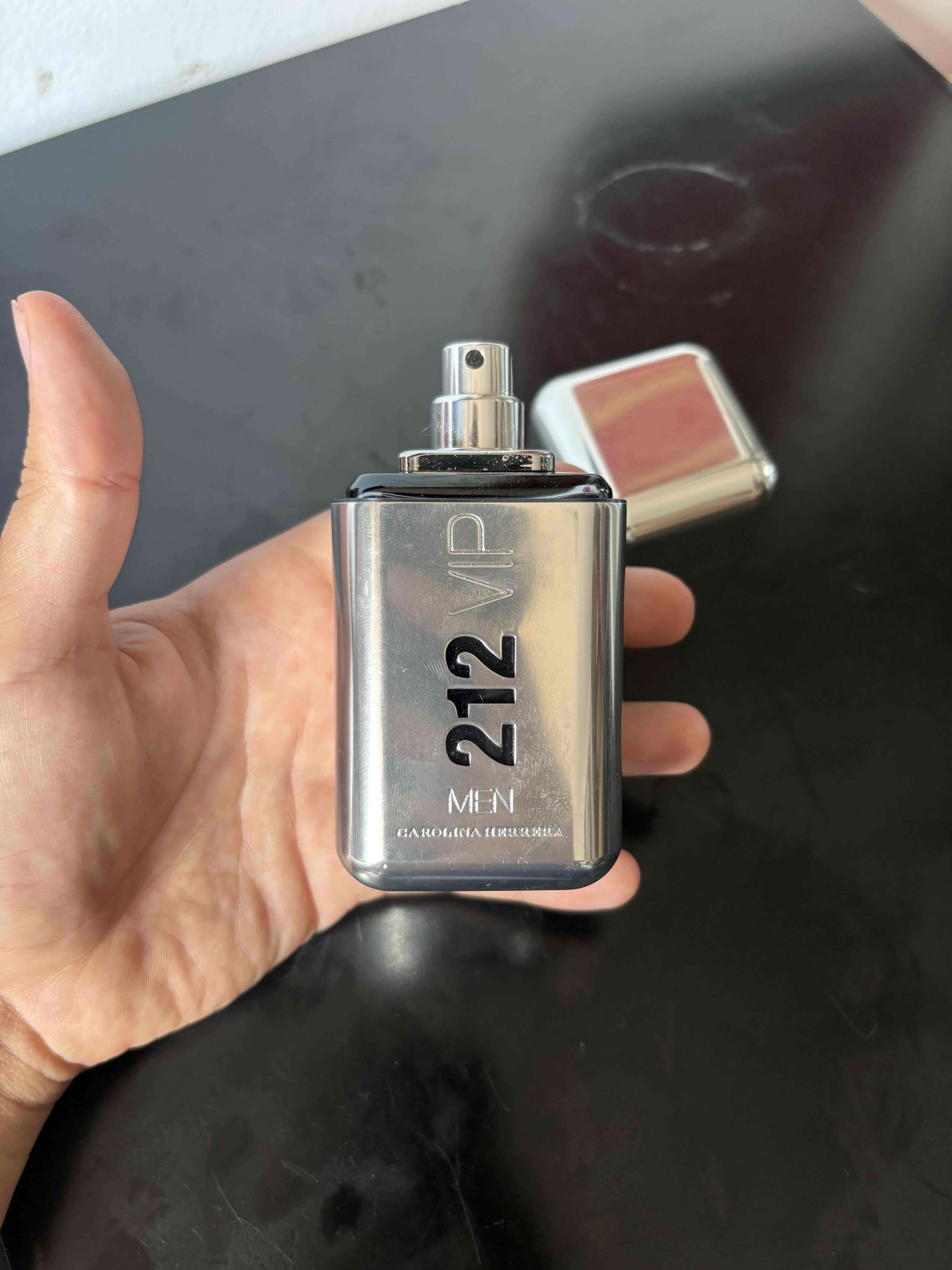 Perfume 212 VIP para hombre - miniatura 3