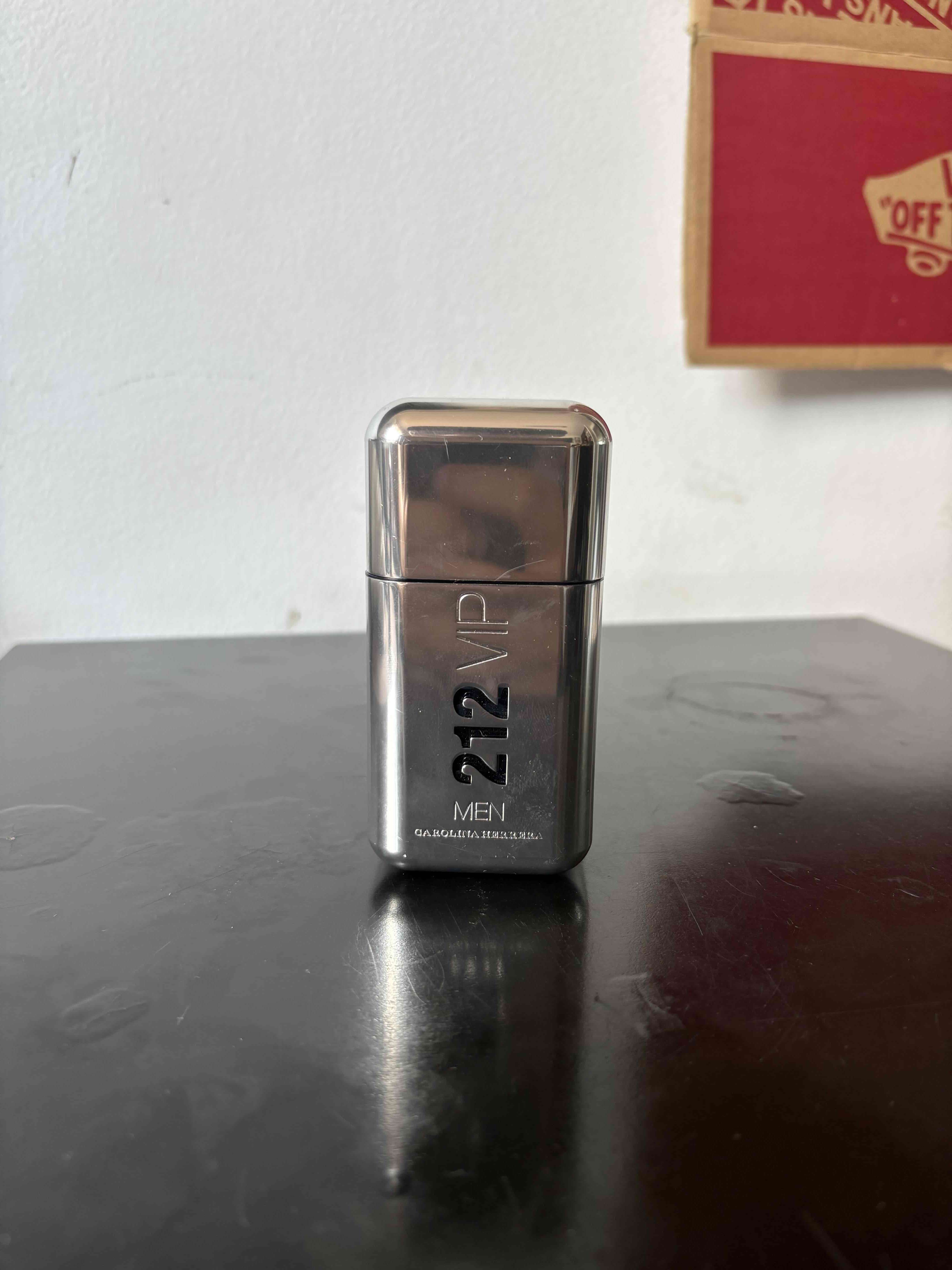 Perfume 212 VIP para hombre - miniatura 4