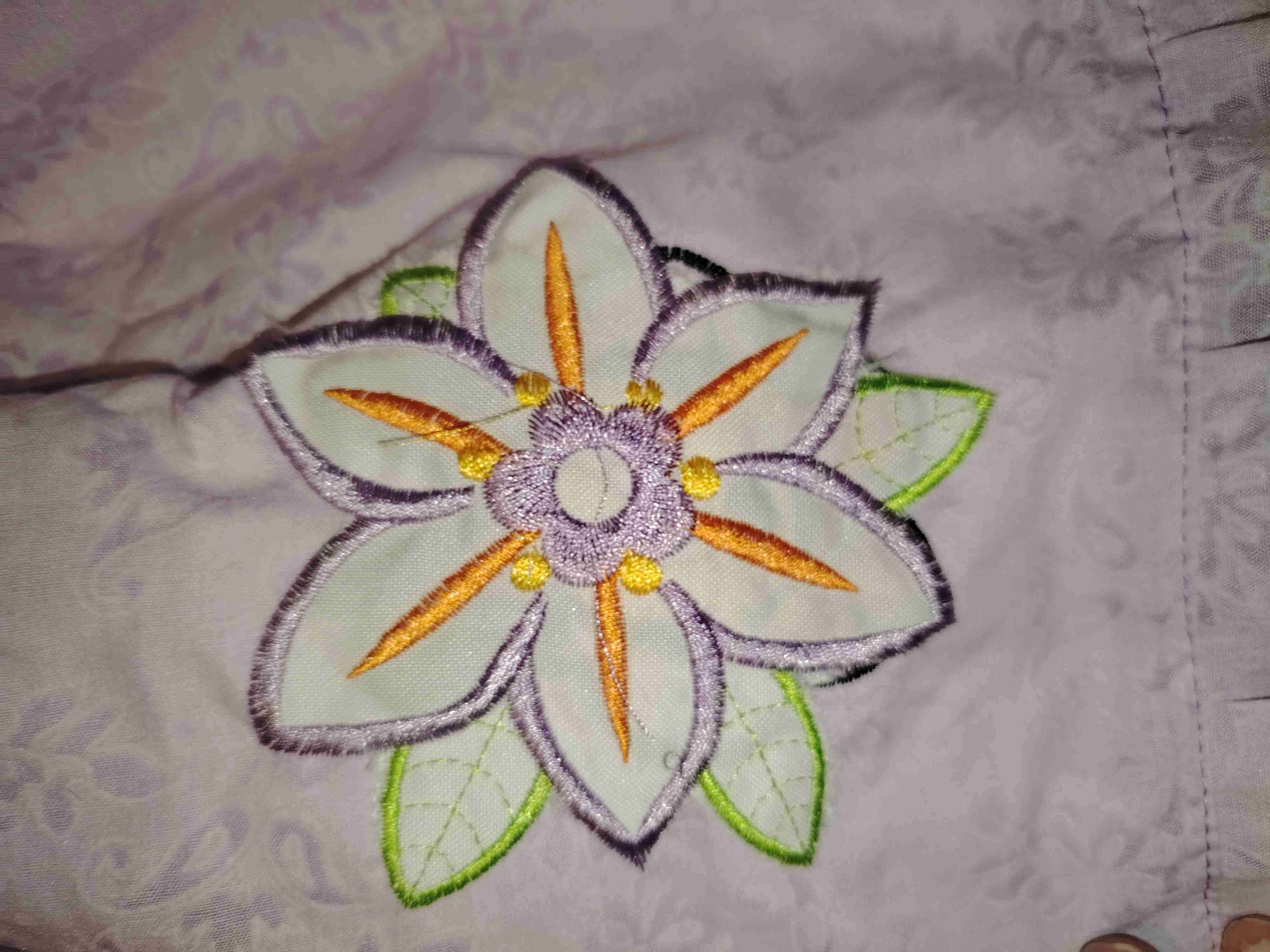 Vestido de niña lila con flores - miniatura 4