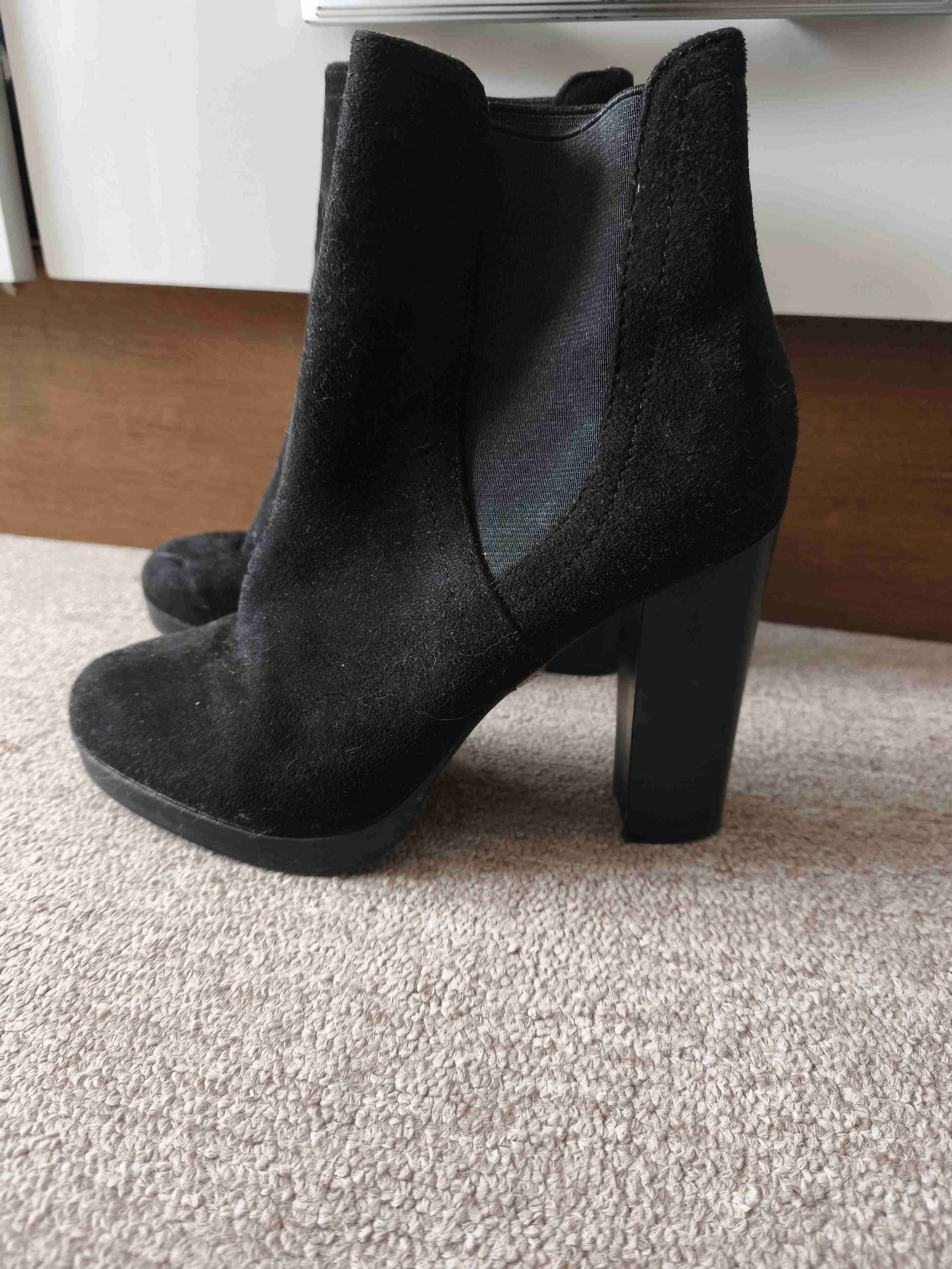 Botines de tacón altos negros